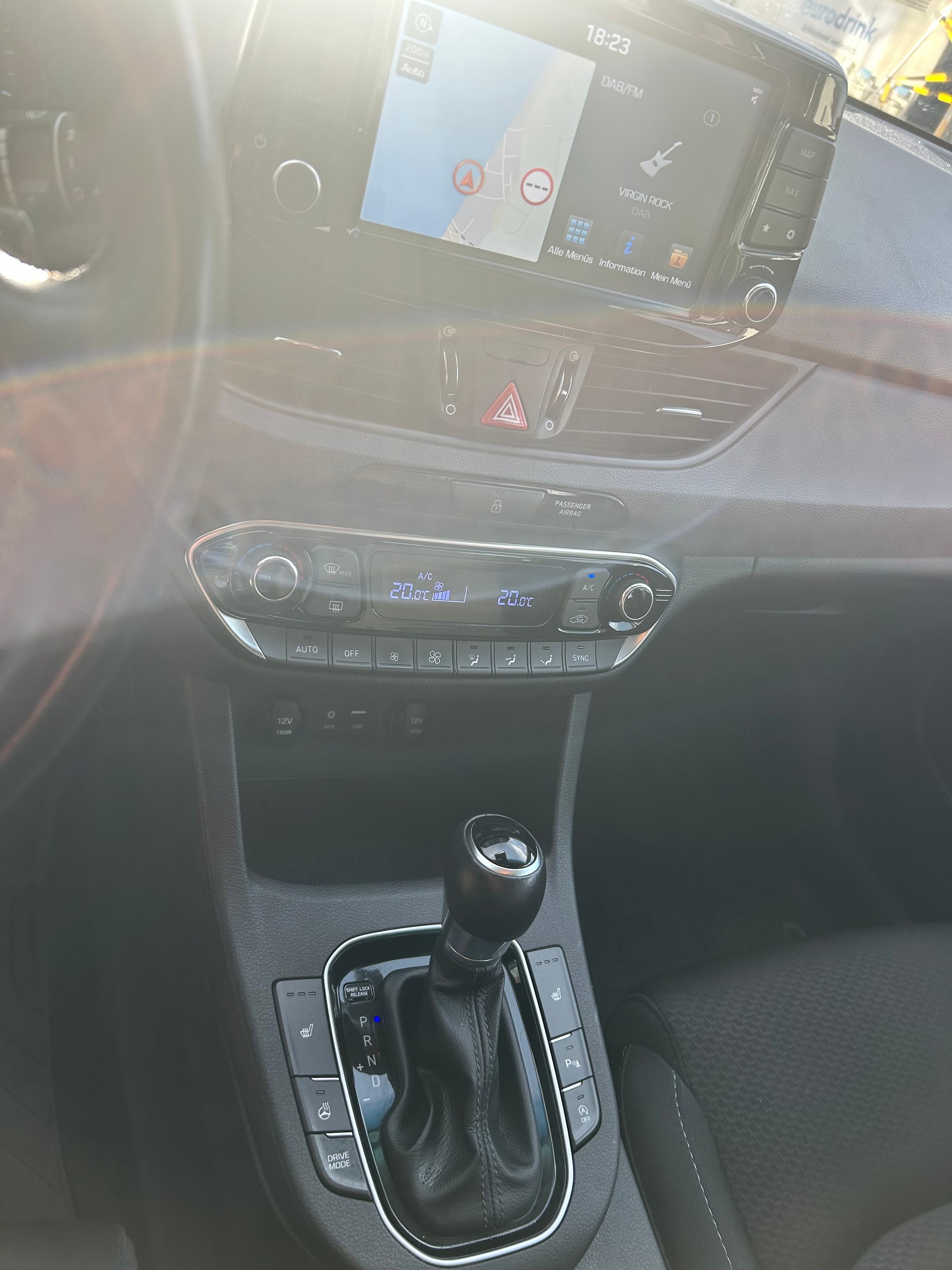 HYUNDAI i30-image-3