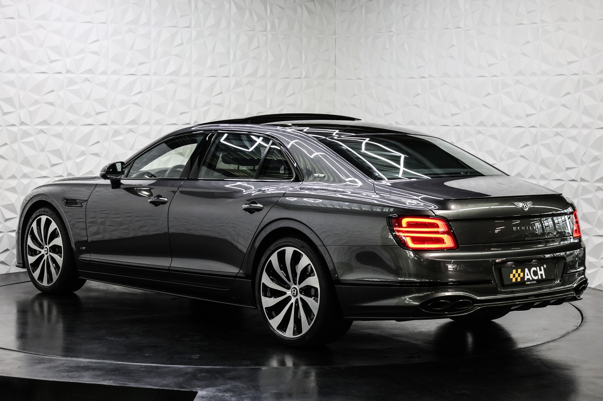 BENTLEY Flying Spur 4.0 V8 First Edition-image-3
