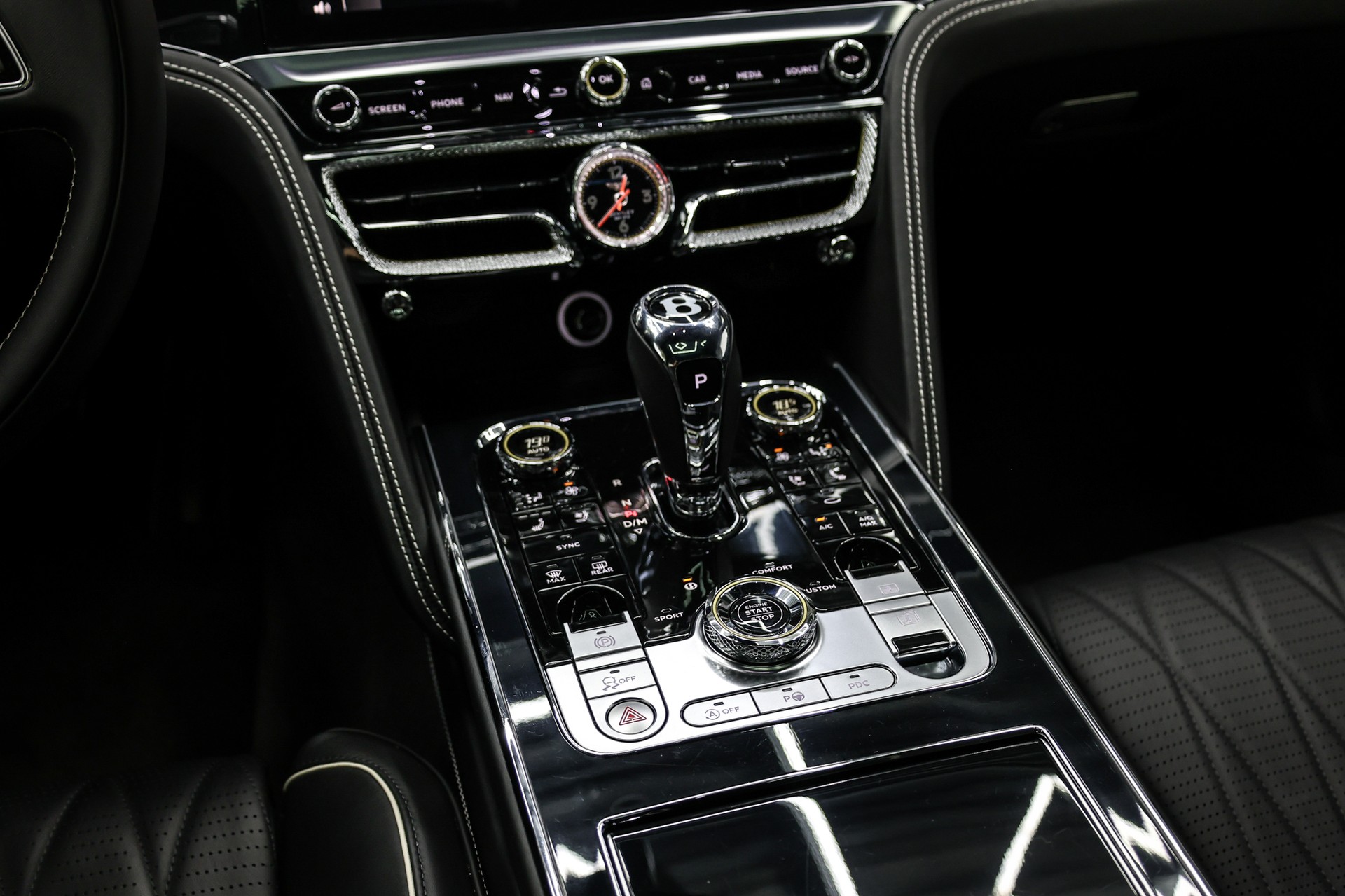 BENTLEY Flying Spur 4.0 V8 First Edition-image-22