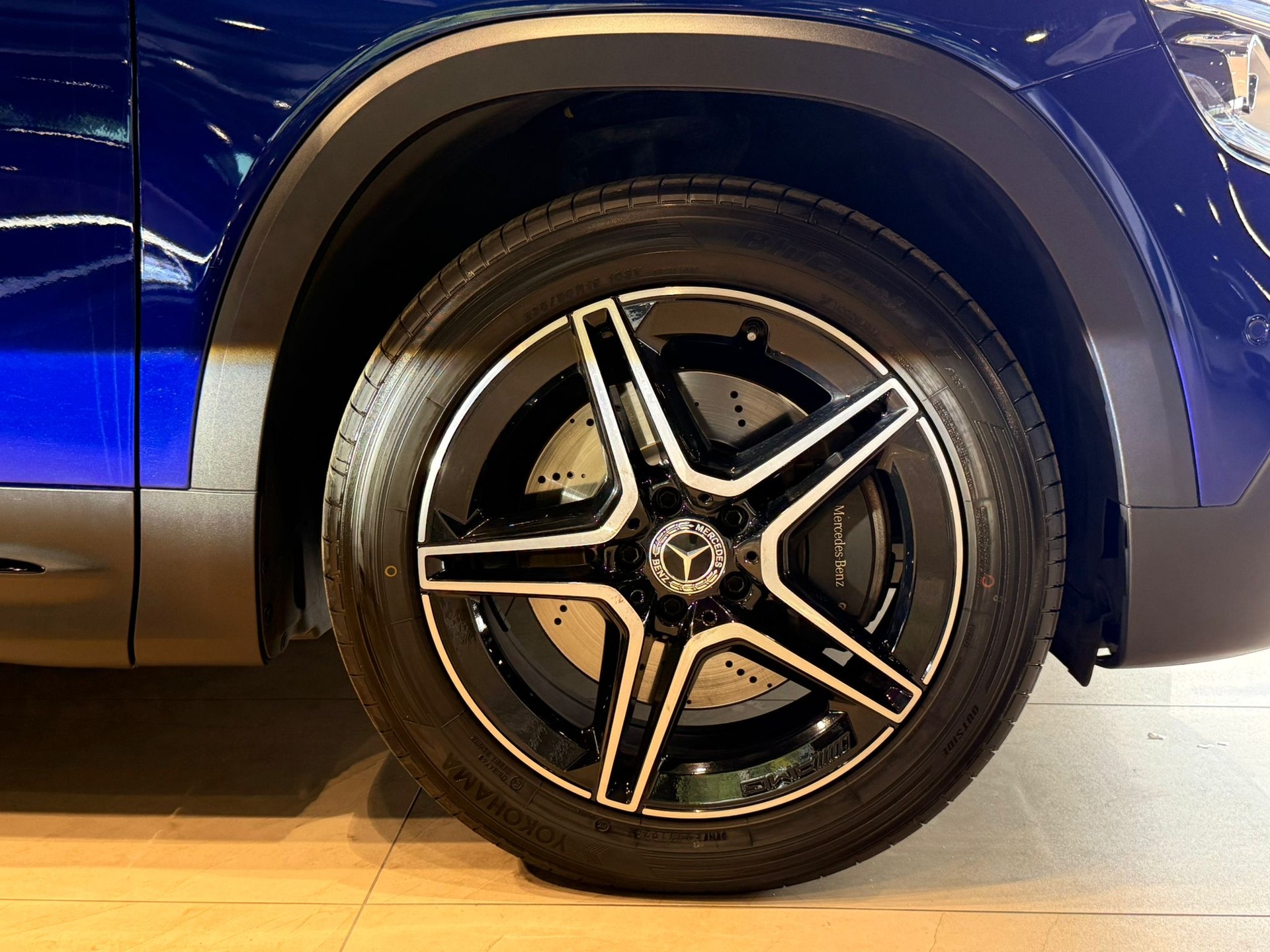 MERCEDES-BENZ GLB 220 d 4Matic AMG Line 8G-Tronic-image-13