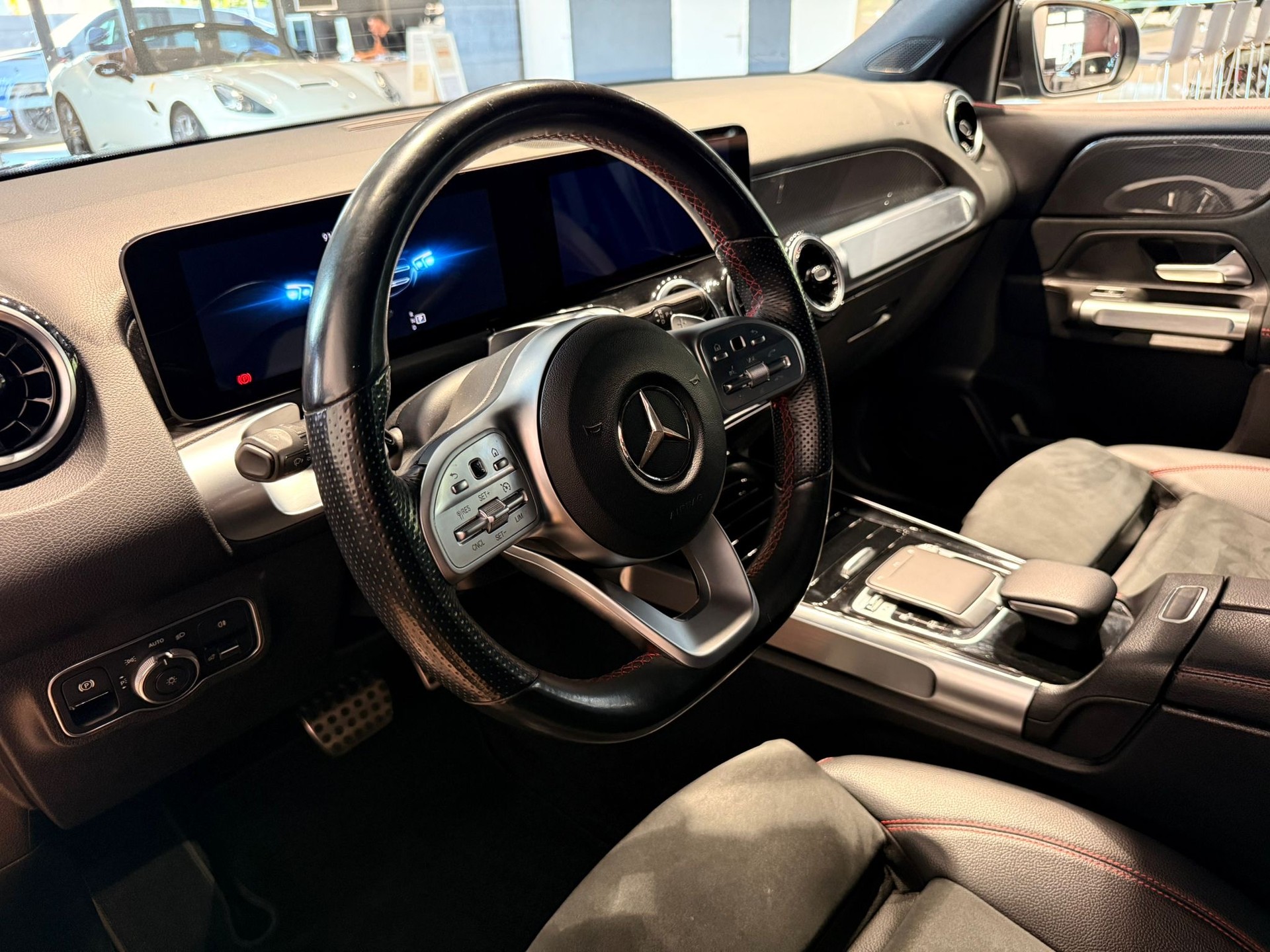 MERCEDES-BENZ GLB 220 d 4Matic AMG Line 8G-Tronic-image-9