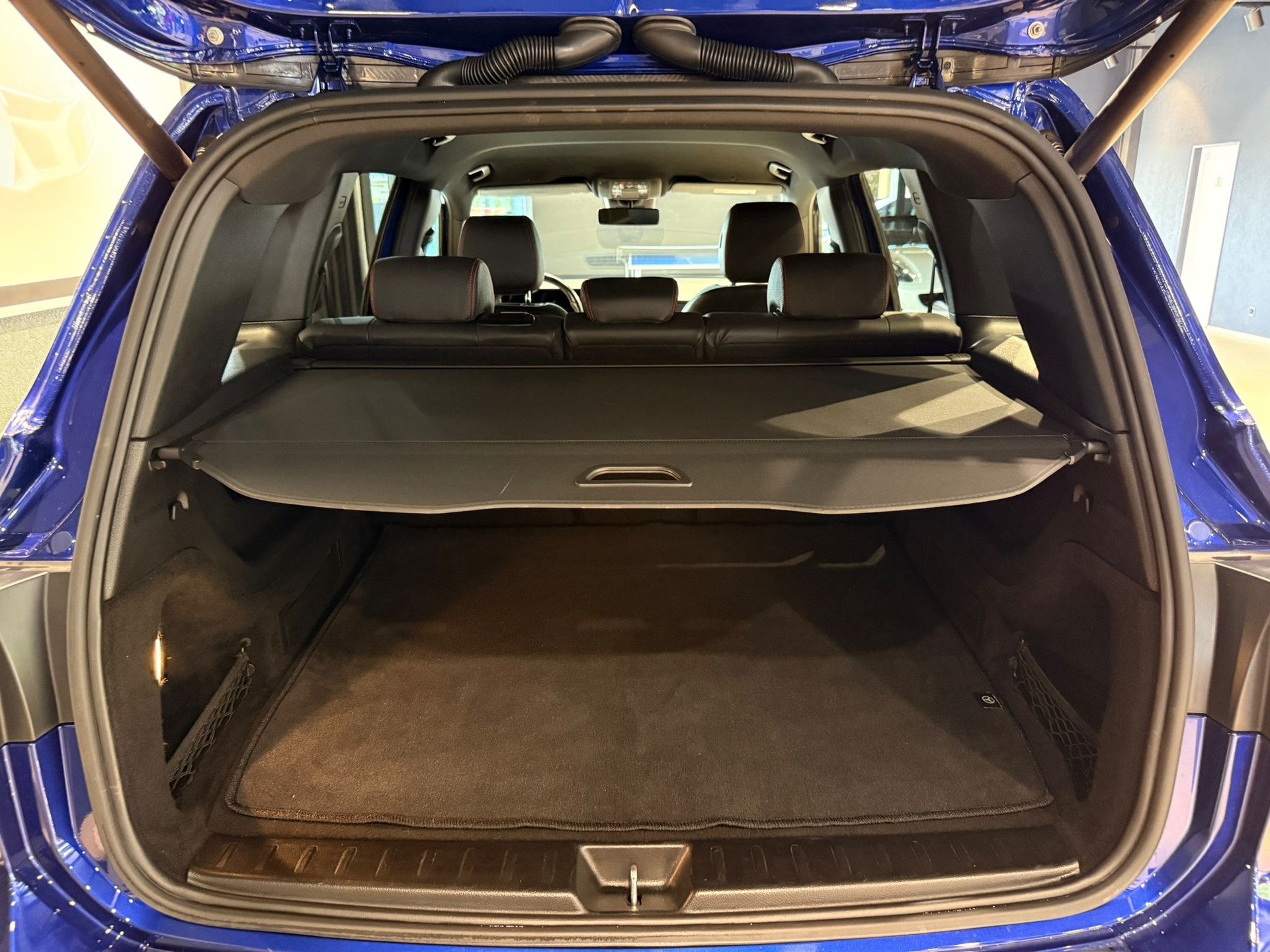 MERCEDES-BENZ GLB 220 d 4Matic AMG Line 8G-Tronic-image-11