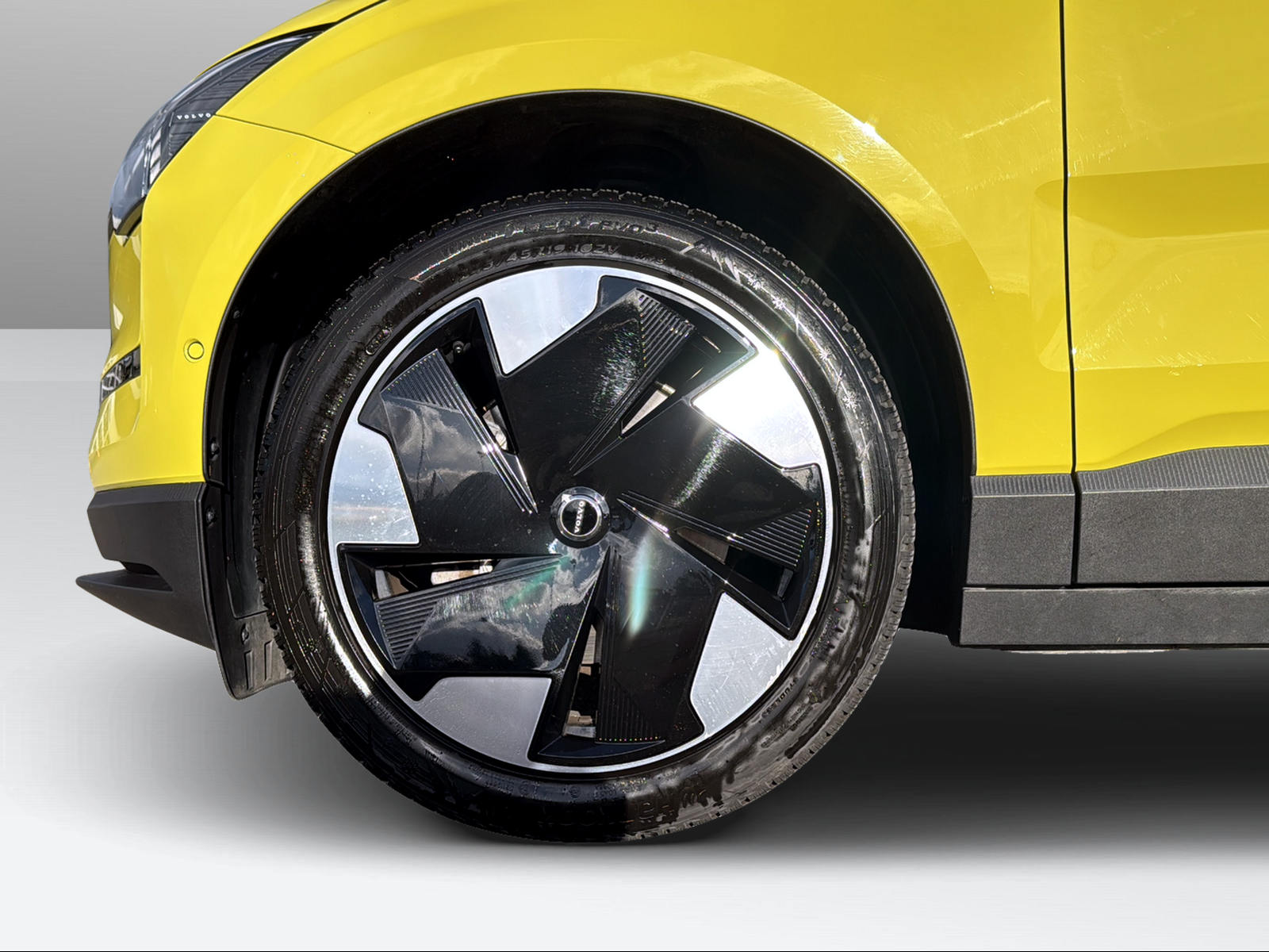 VOLVO EX 30 E60 Ultra-image-8