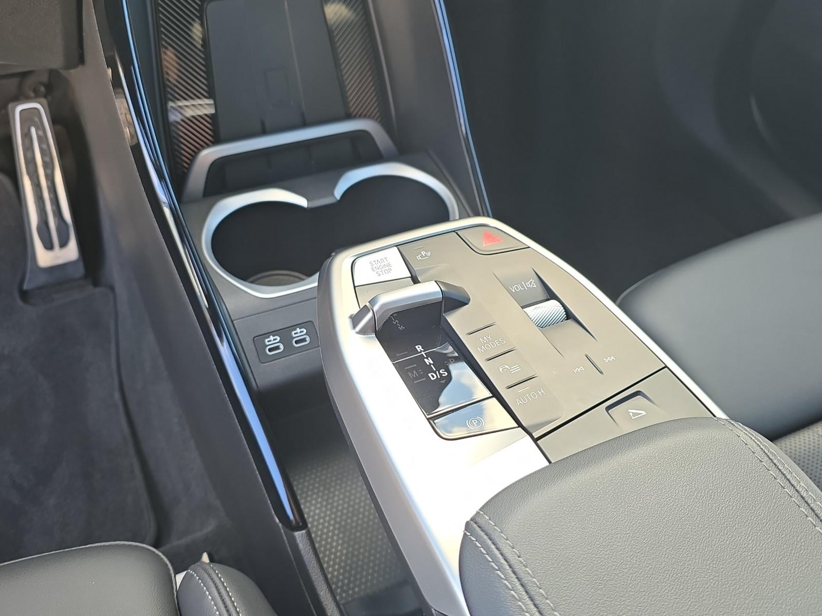 BMW X1 23i xDrive M Sport-image-16