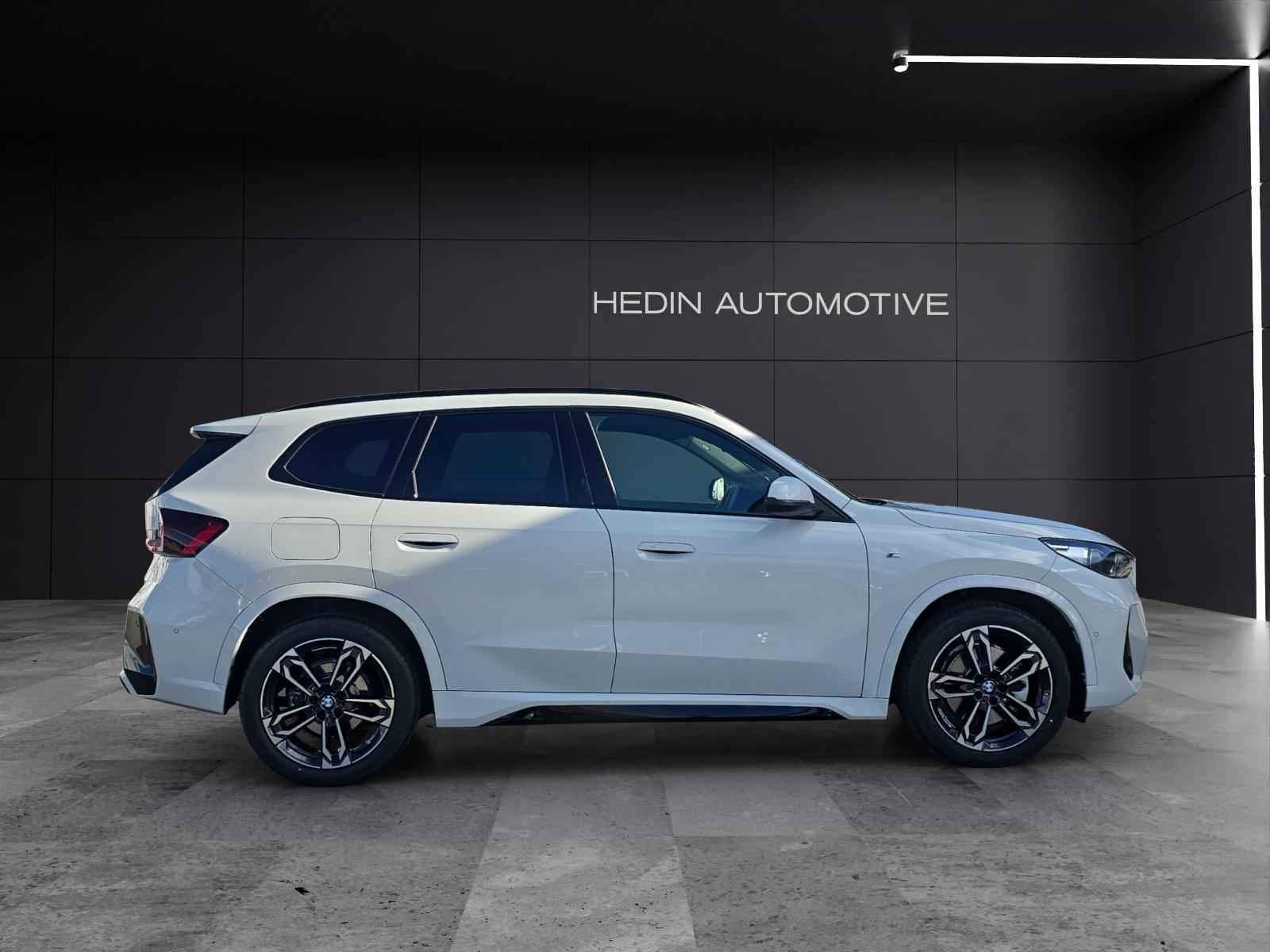 BMW X1 23i xDrive M Sport-image-9