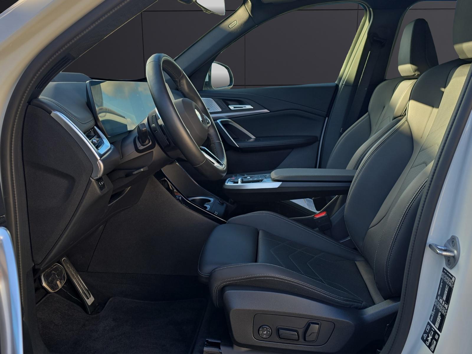 BMW X1 23i xDrive M Sport-image-1