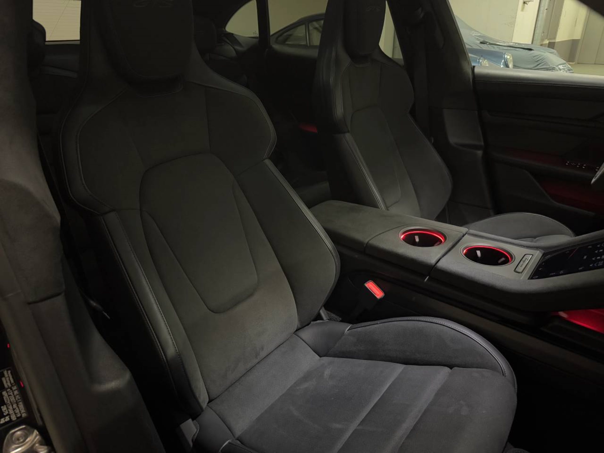 PORSCHE Taycan GTS Sport Turismo (MY23)-image-16