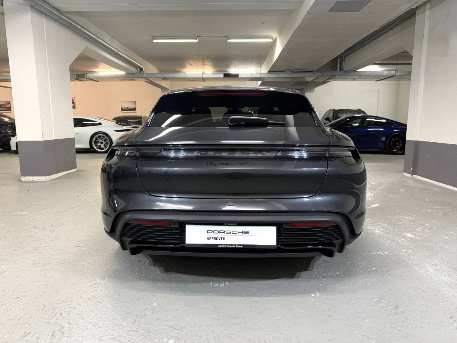 PORSCHE Taycan GTS Sport Turismo (MY23)-image-5