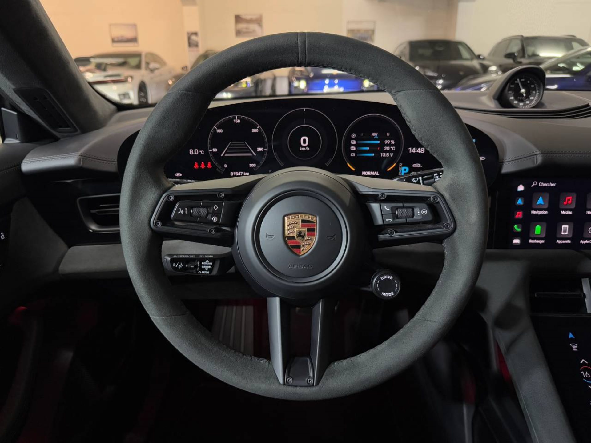 PORSCHE Taycan GTS Sport Turismo (MY23)-image-10