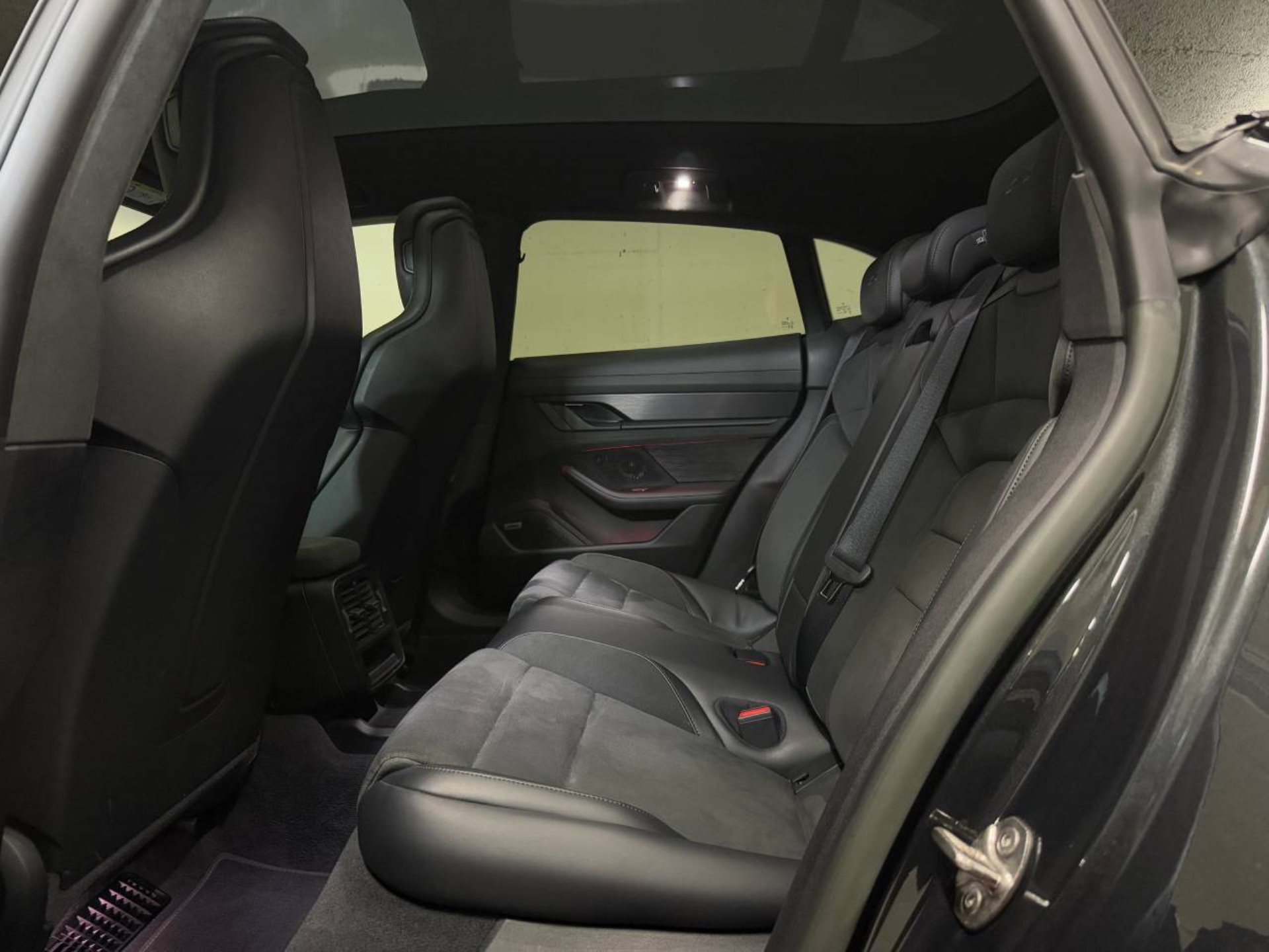 PORSCHE Taycan GTS Sport Turismo (MY23)-image-20