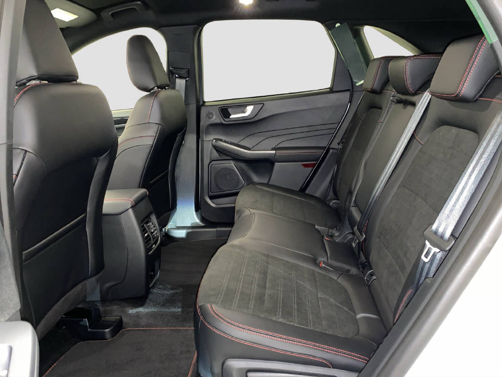 FORD Kuga 2.5 PHEV 243 PS ST-Line X-image-11