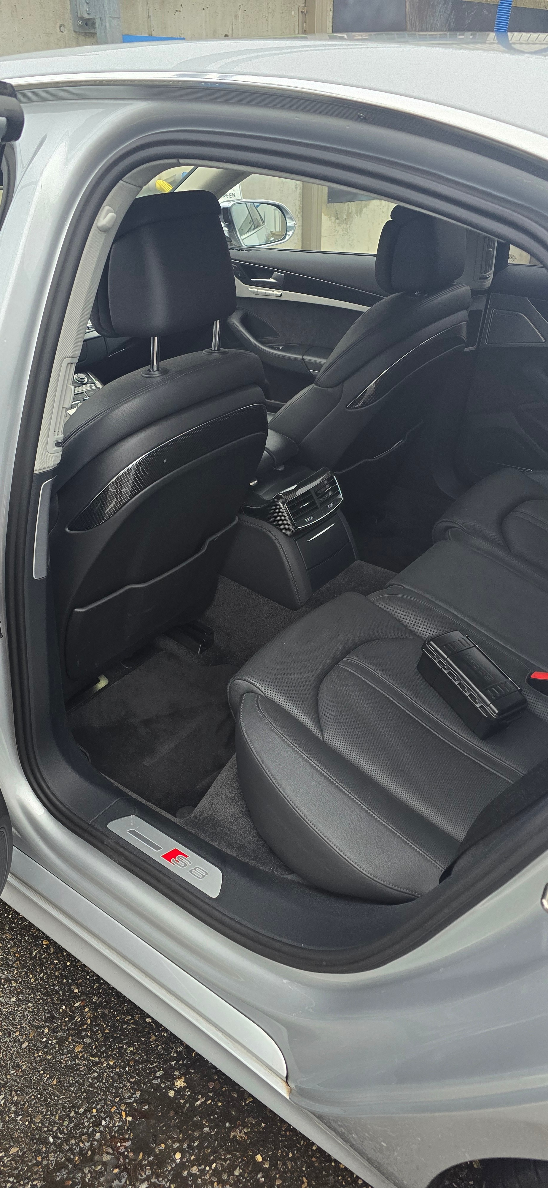 AUDI S8 4.0 TFSI V8 quattro tiptronic-image-5
