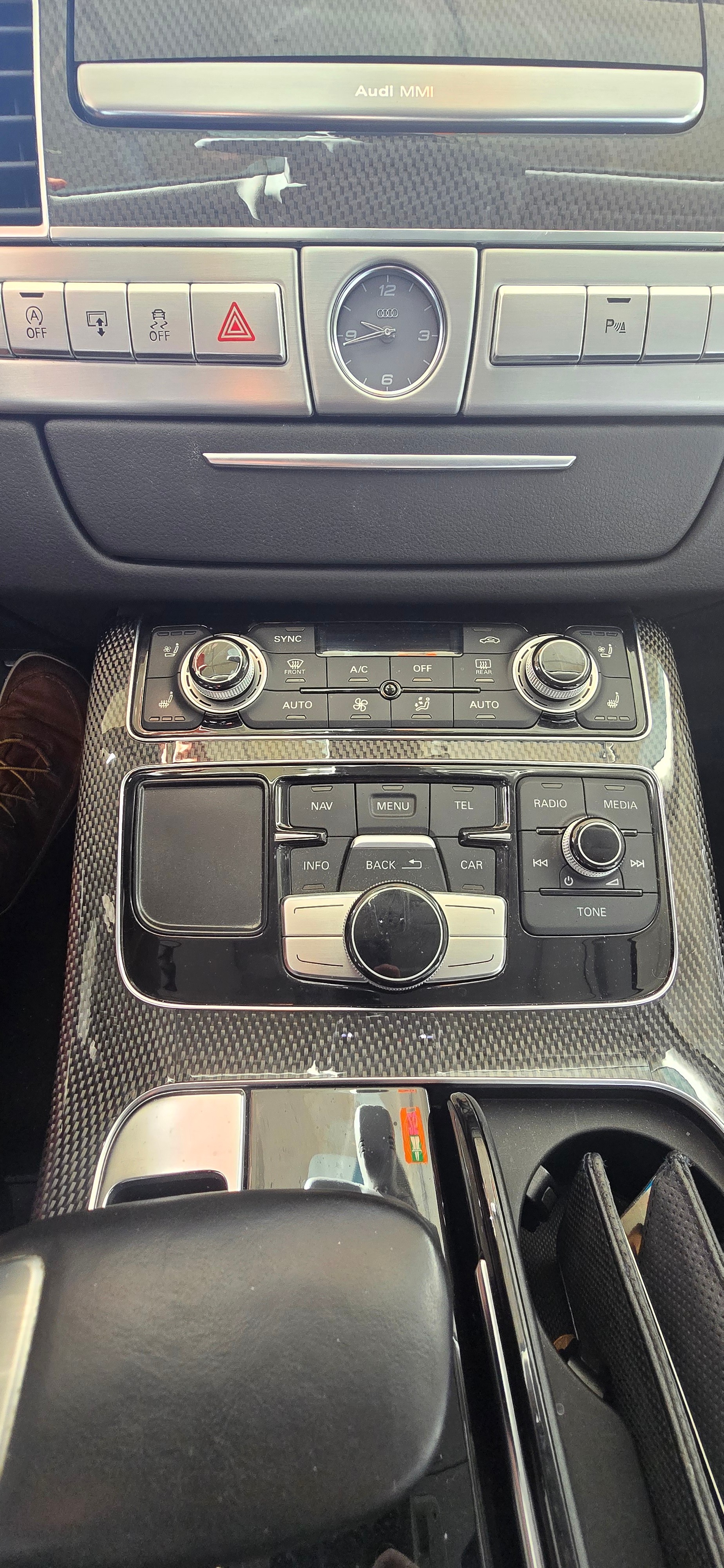 AUDI S8 4.0 TFSI V8 quattro tiptronic-image-5