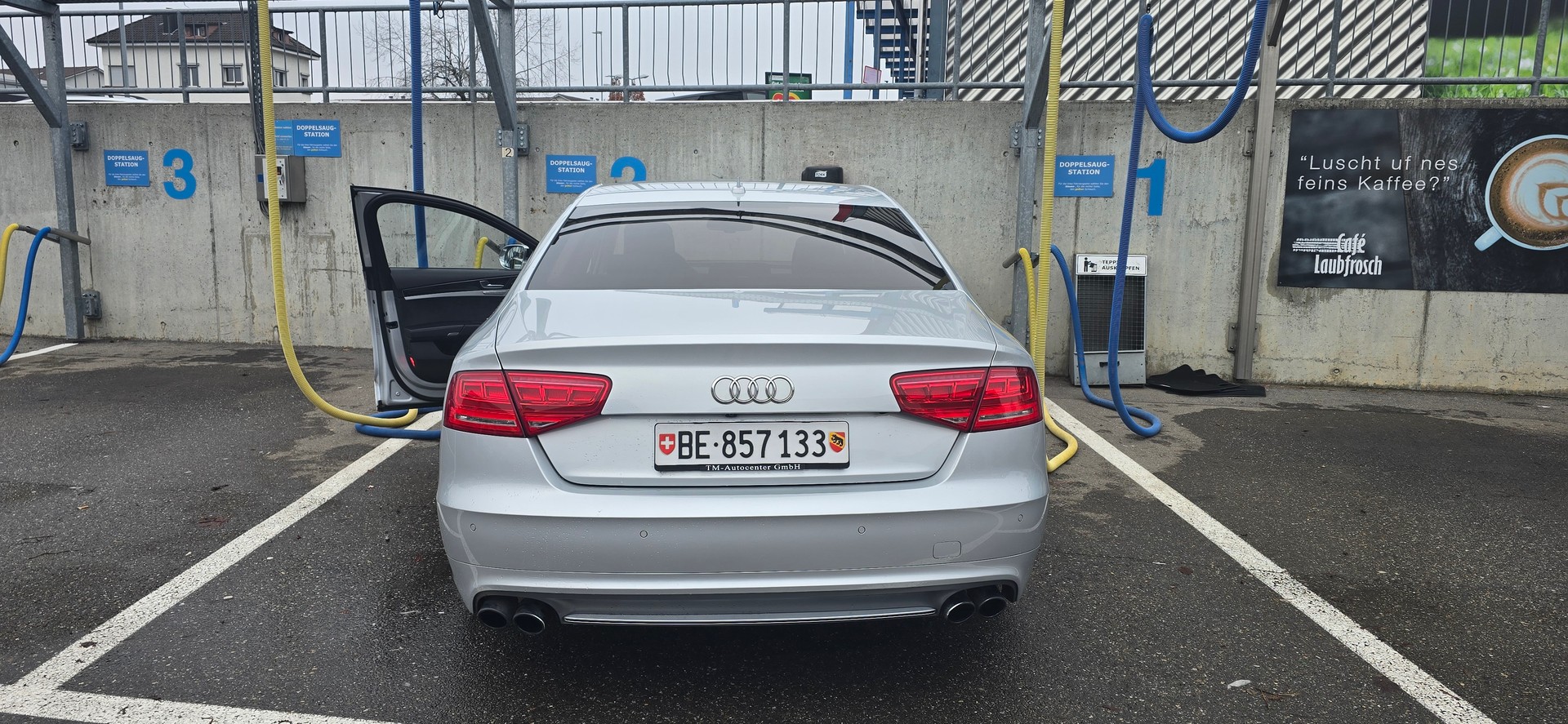 AUDI S8 4.0 TFSI V8 quattro tiptronic-image-3
