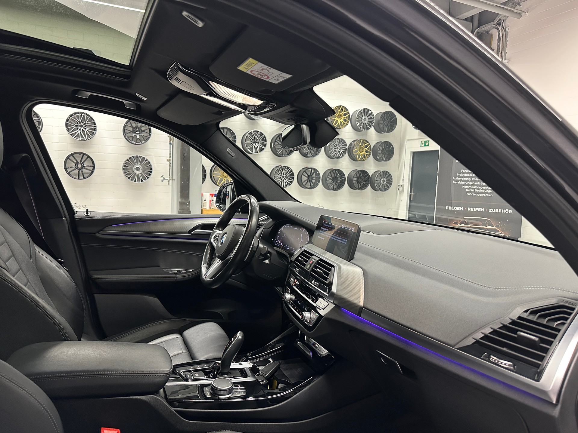 BMW X3 M40d *CH-Auto*Gratis Service*Sitzbelüftung*Panorama*Sitzheizung im Fond*Driving Assistant Pro*-image-16