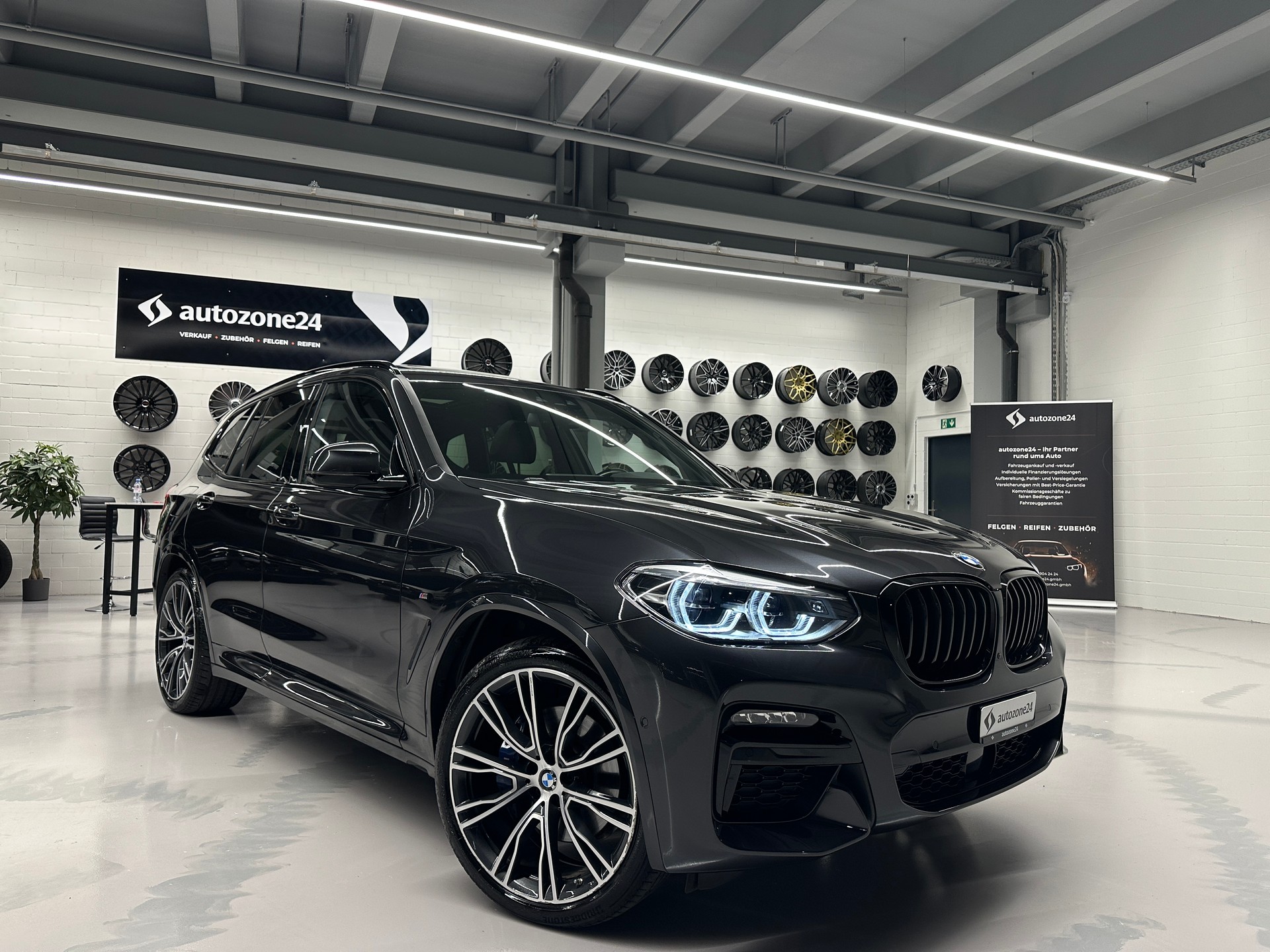 BMW X3 M40d *CH-Auto*Gratis Service*Sitzbelüftung*Panorama*Sitzheizung im Fond*Driving Assistant Pro*-image-4