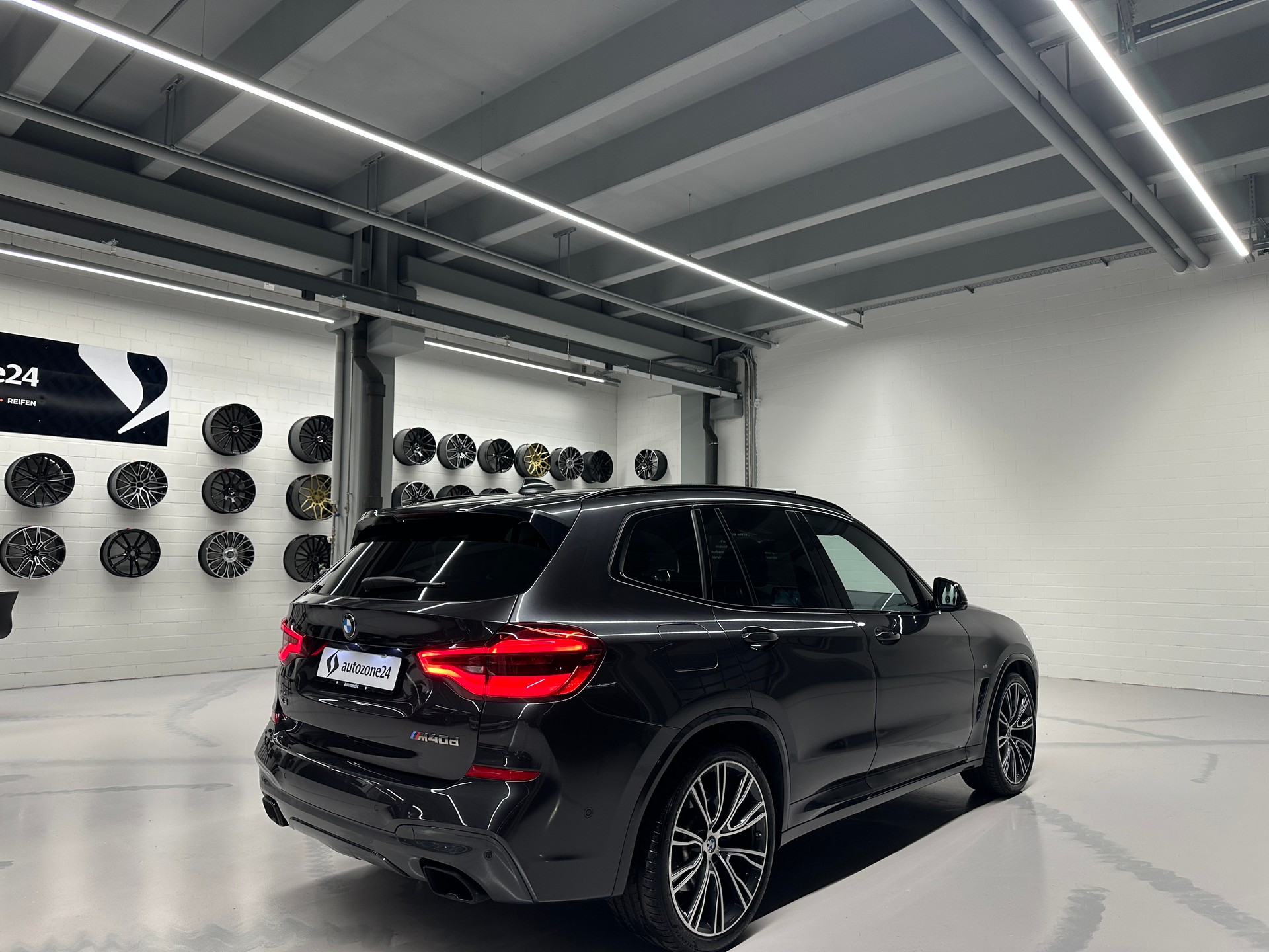 BMW X3 M40d *CH-Auto*Gratis Service*Sitzbelüftung*Panorama*Sitzheizung im Fond*Driving Assistant Pro*-image-5