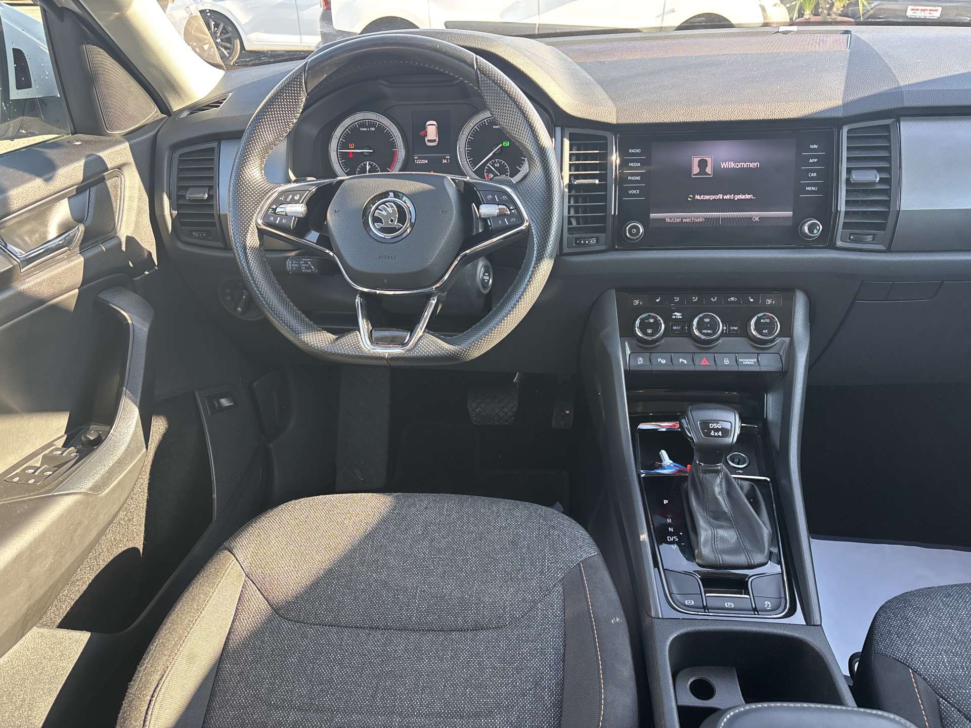 SKODA Kodiaq 2.0 TDi CR Ambition 4x4 DSG-Automat-image-4