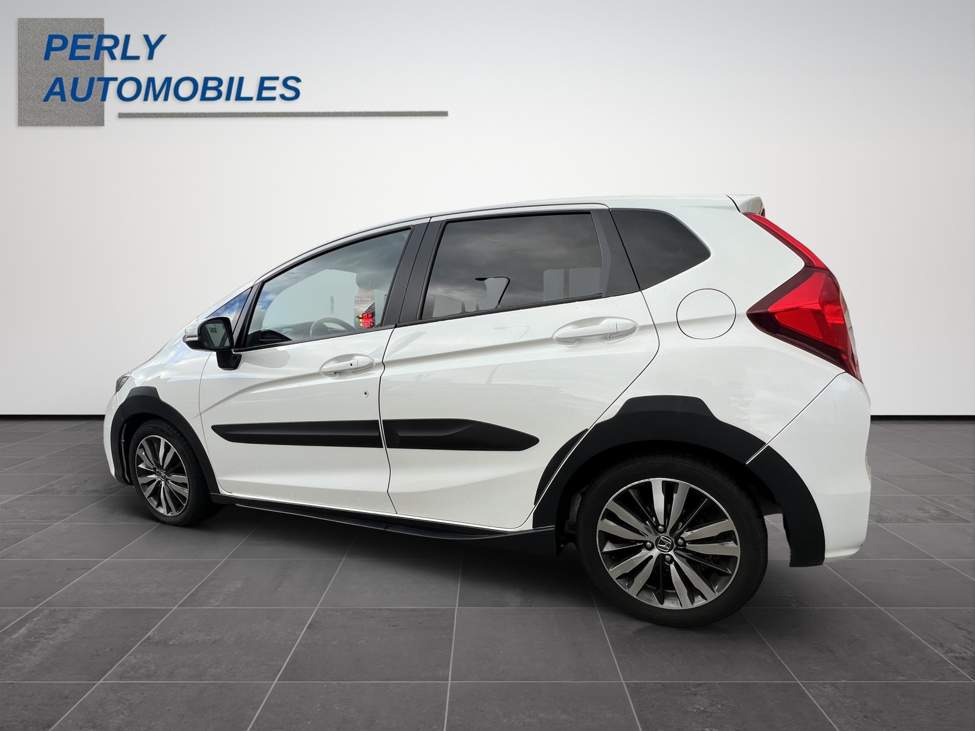 HONDA Jazz 1.3i-VTEC Elegance-showroom-element-3
