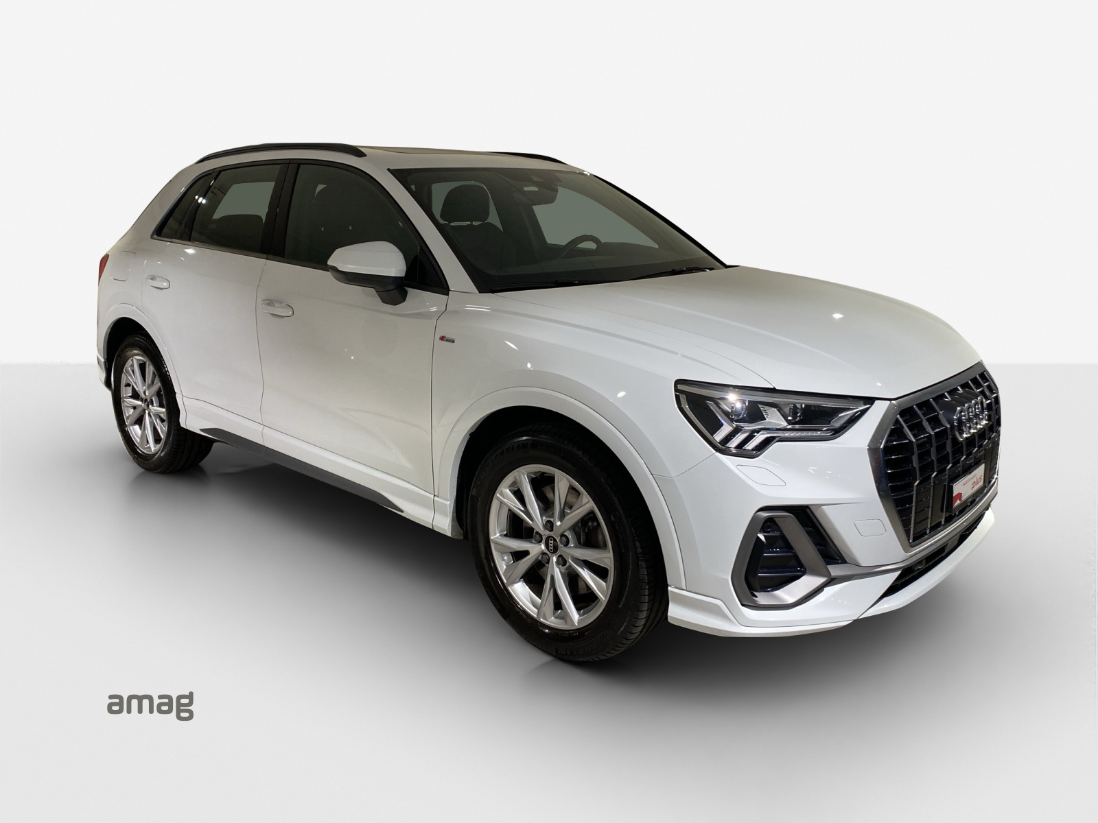 AUDI Q3 40 TDI S line Attraction quattro S-tronic-image-5