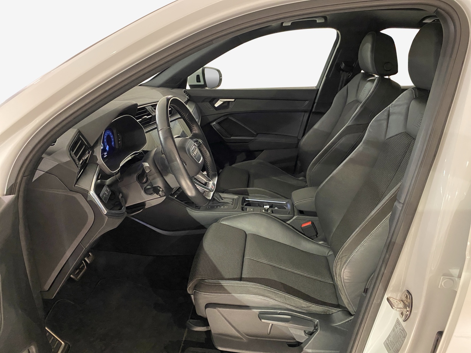 AUDI Q3 40 TDI S line Attraction quattro S-tronic-image-7