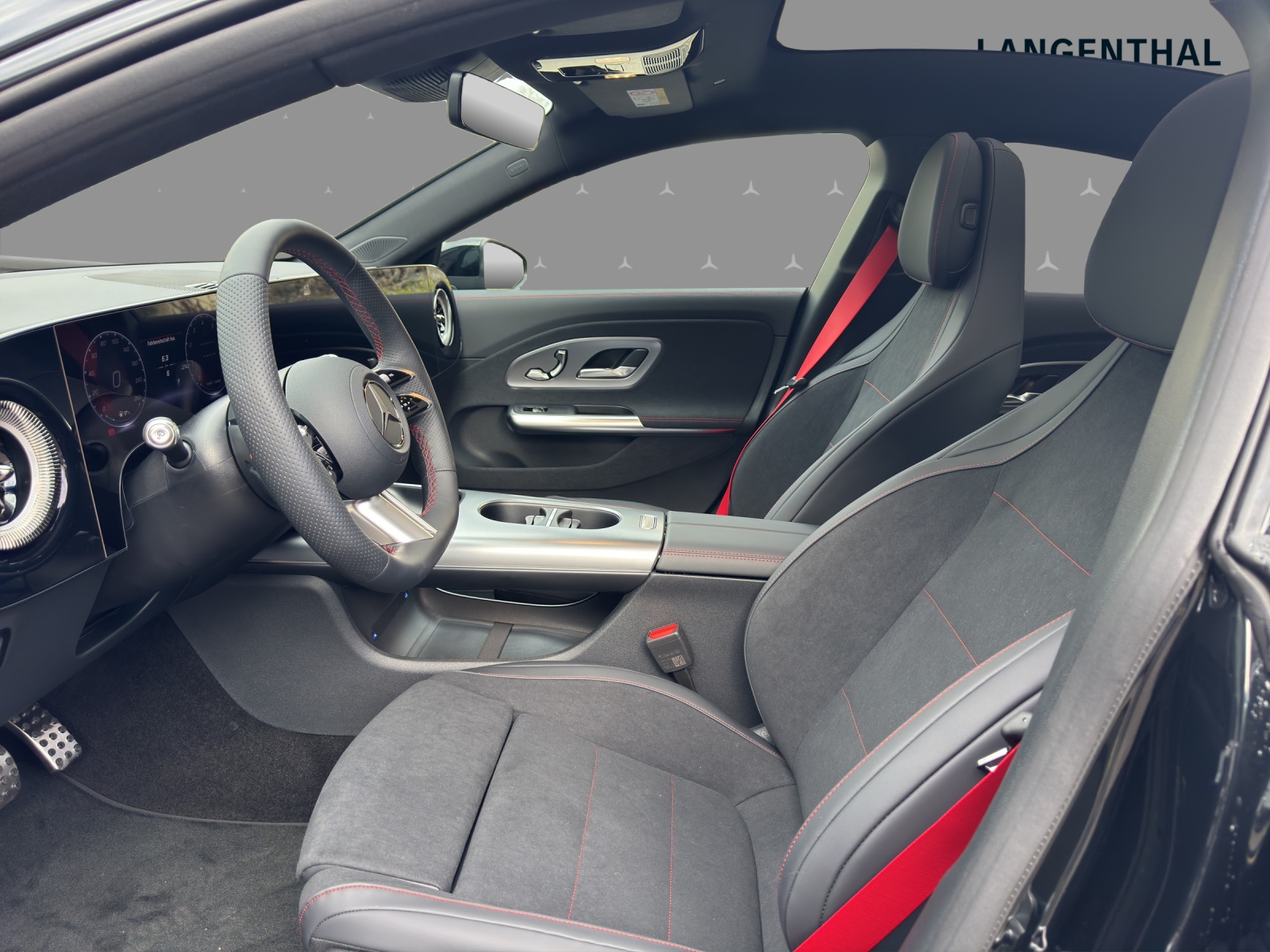 MERCEDES-BENZ CLA 200 4MATIC-image-12