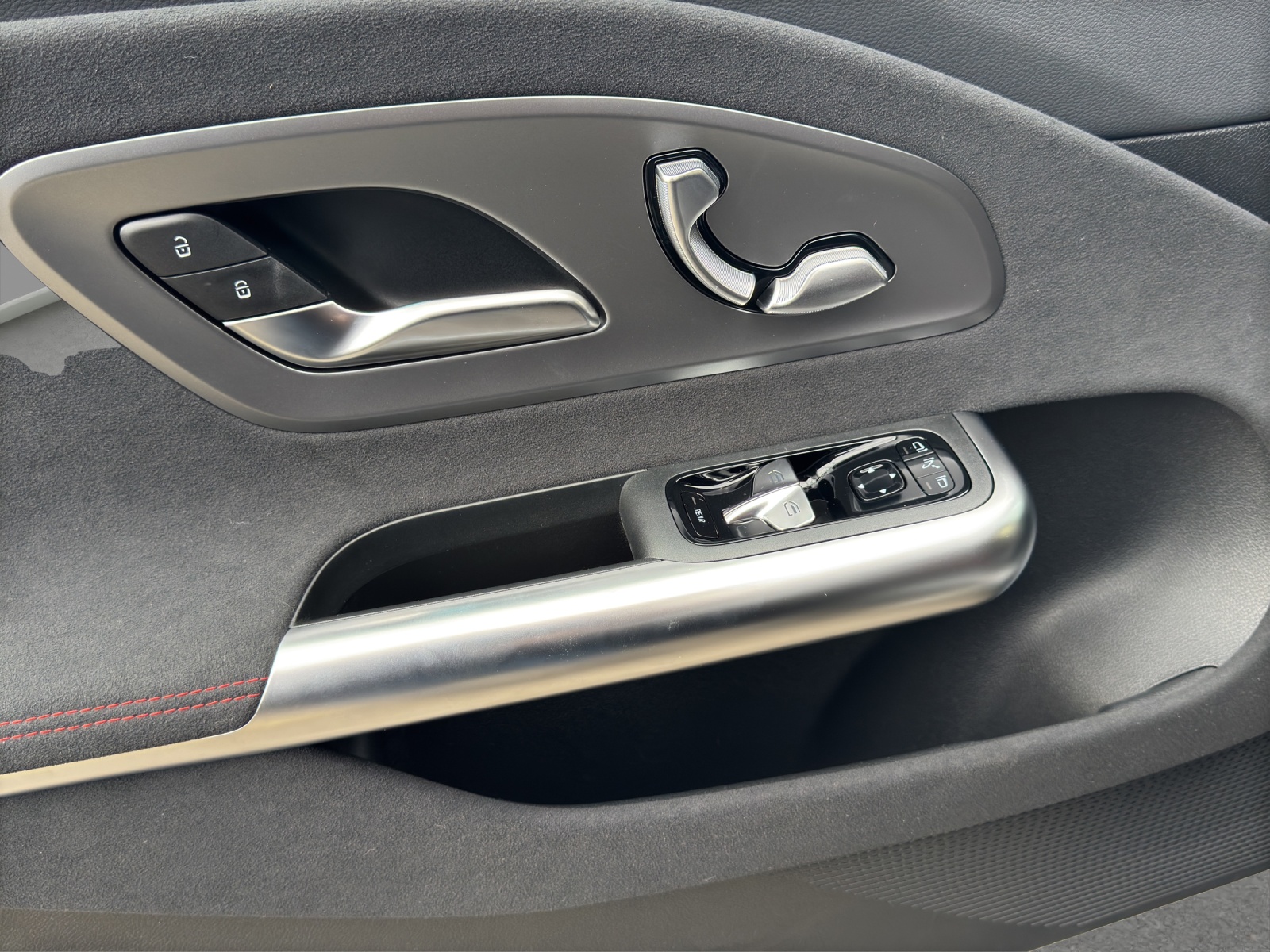 MERCEDES-BENZ CLA 200 4MATIC-image-14