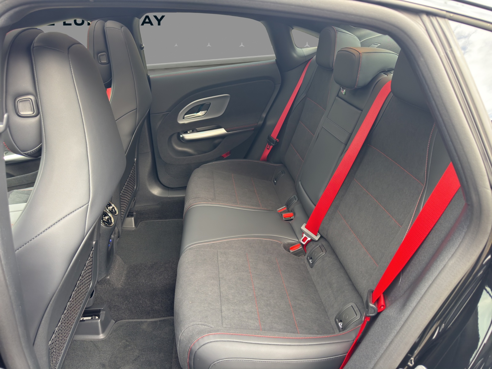 MERCEDES-BENZ CLA 200 4MATIC-image-15