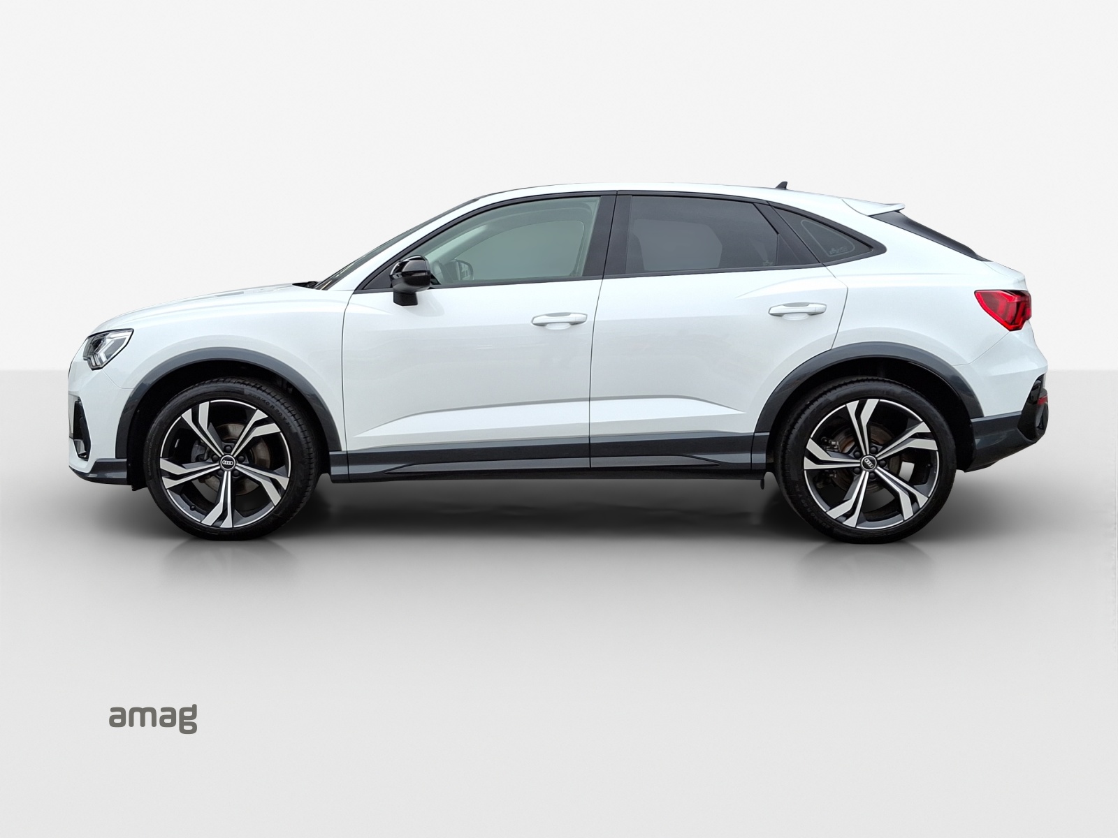 AUDI Q3 Sportback 35 TFSI S line Attraction S-tronic-image-1