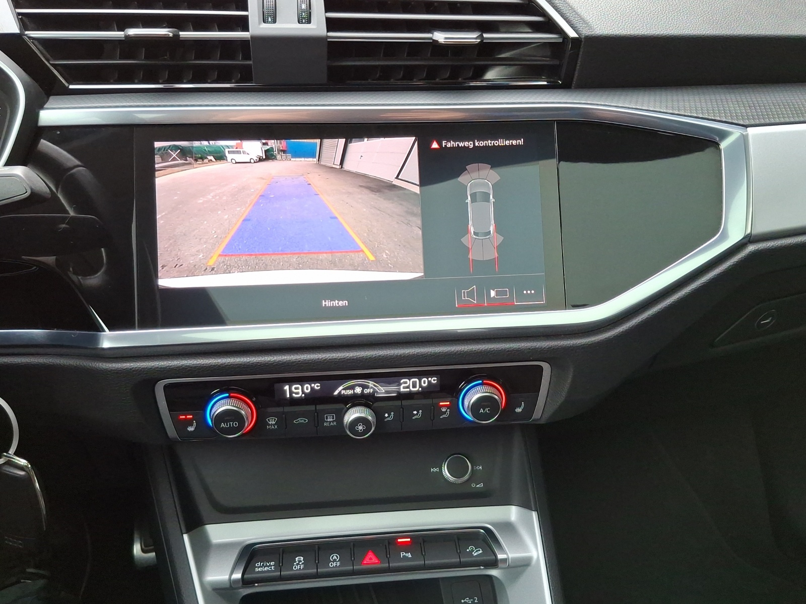 AUDI Q3 Sportback 35 TFSI S line Attraction S-tronic-image-15