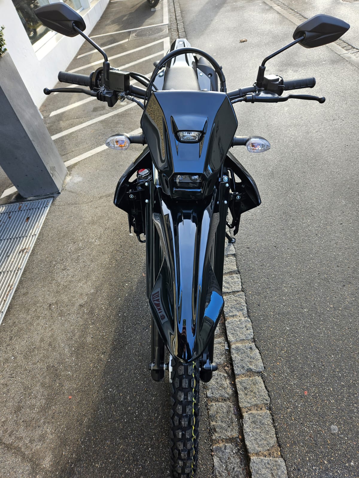 YAMAHA WR 125 R-showroom-element-3