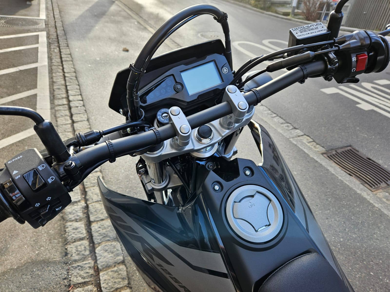 YAMAHA WR 125 R-image-5