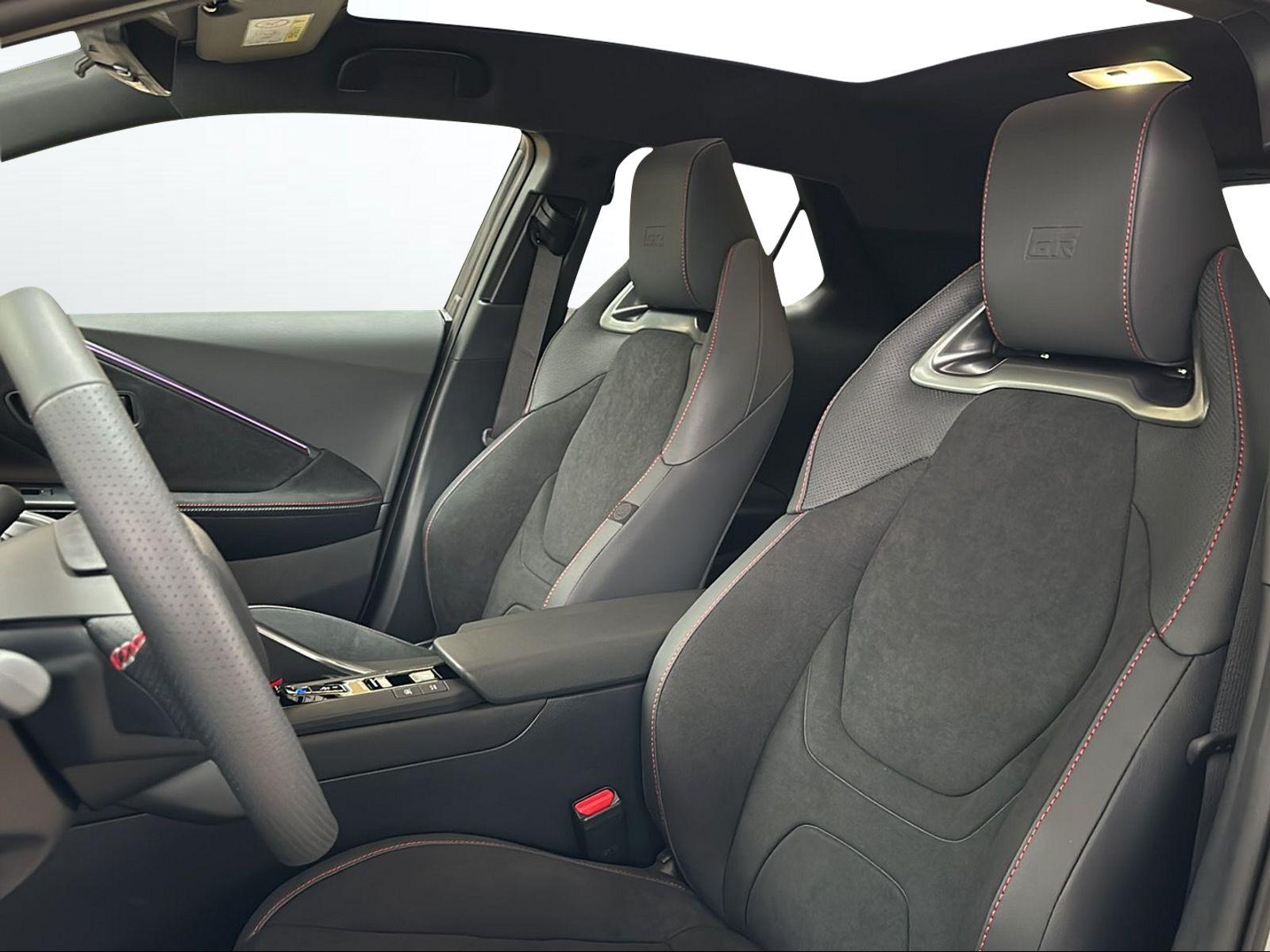 TOYOTA C-HR 2.0 PHEV GR Sport Premiere-image-9