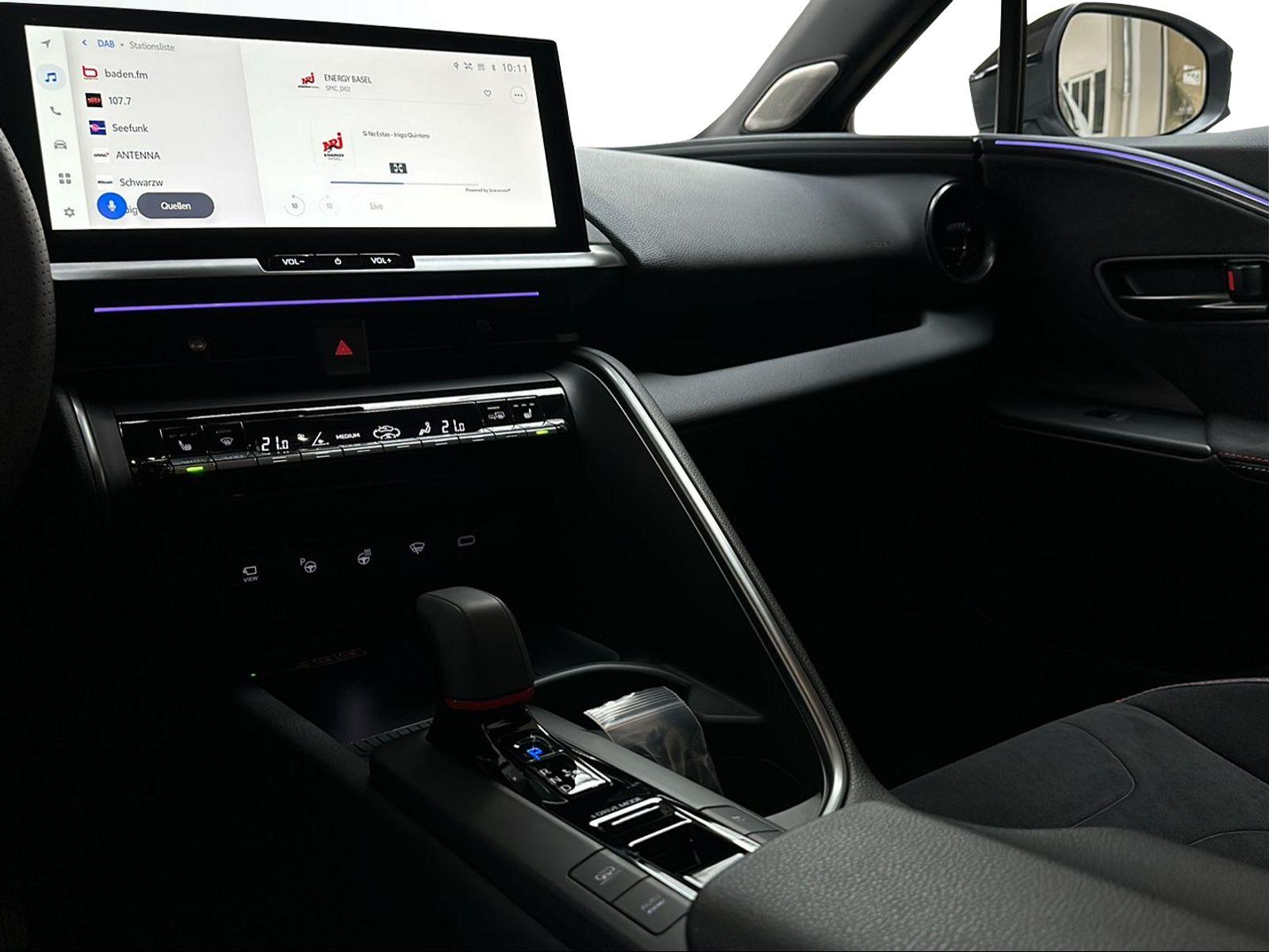 TOYOTA C-HR 2.0 PHEV GR Sport Premiere-image-12