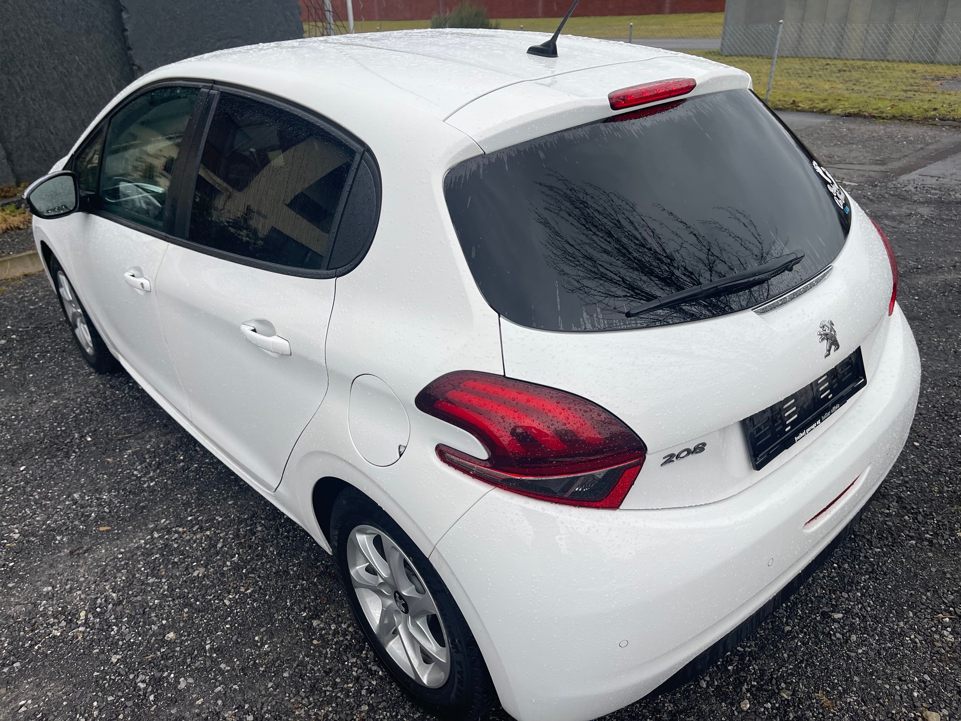 PEUGEOT 208 1.2 PureTech Active-image-4