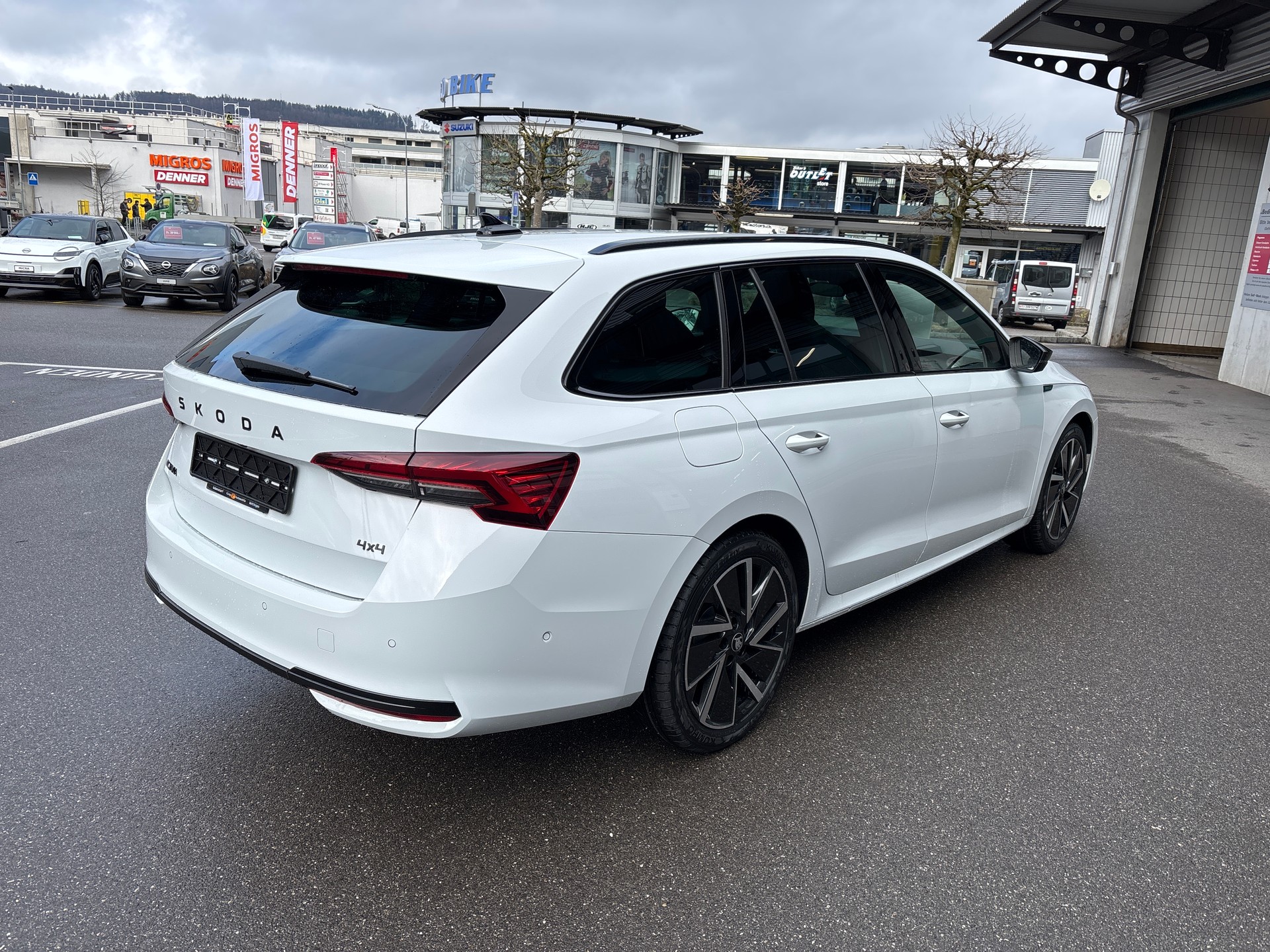 SKODA Octavia Combi 2.0 TSI DSG Dynamic 4x4-image-5