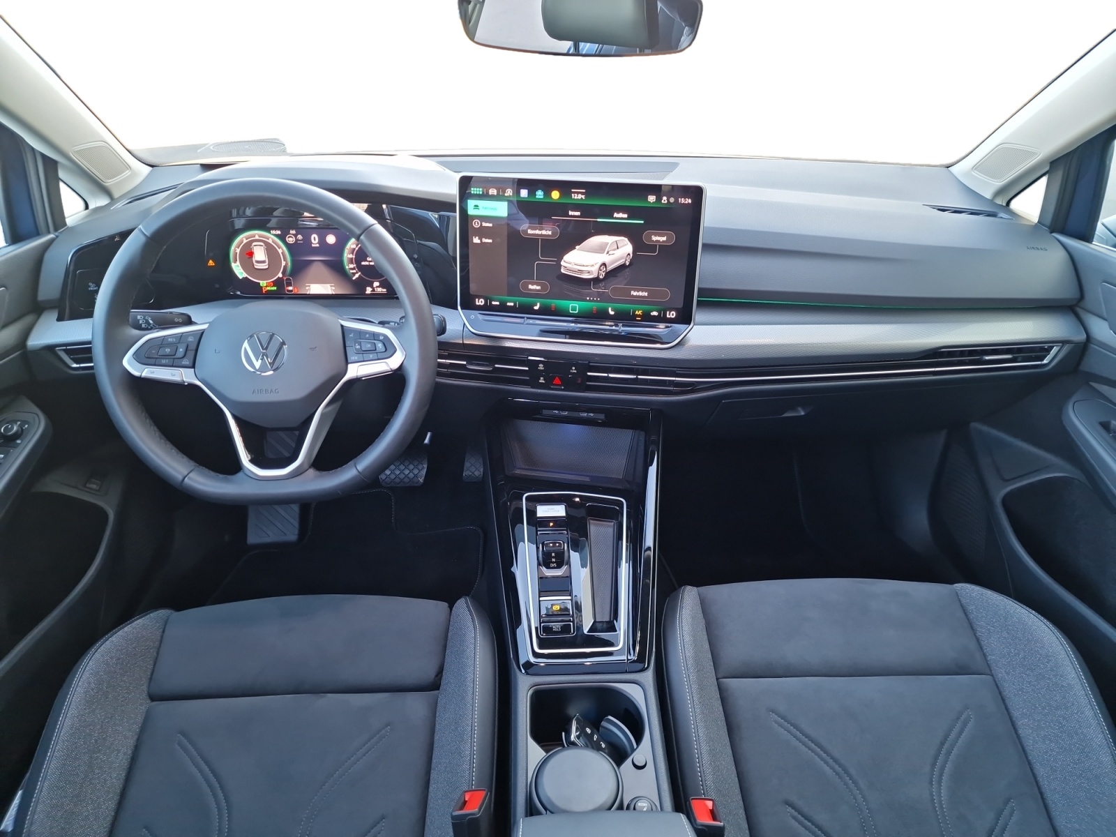 VW Golf Variant 1.5 eTSI mHEV Style DSG Panorama-image-23