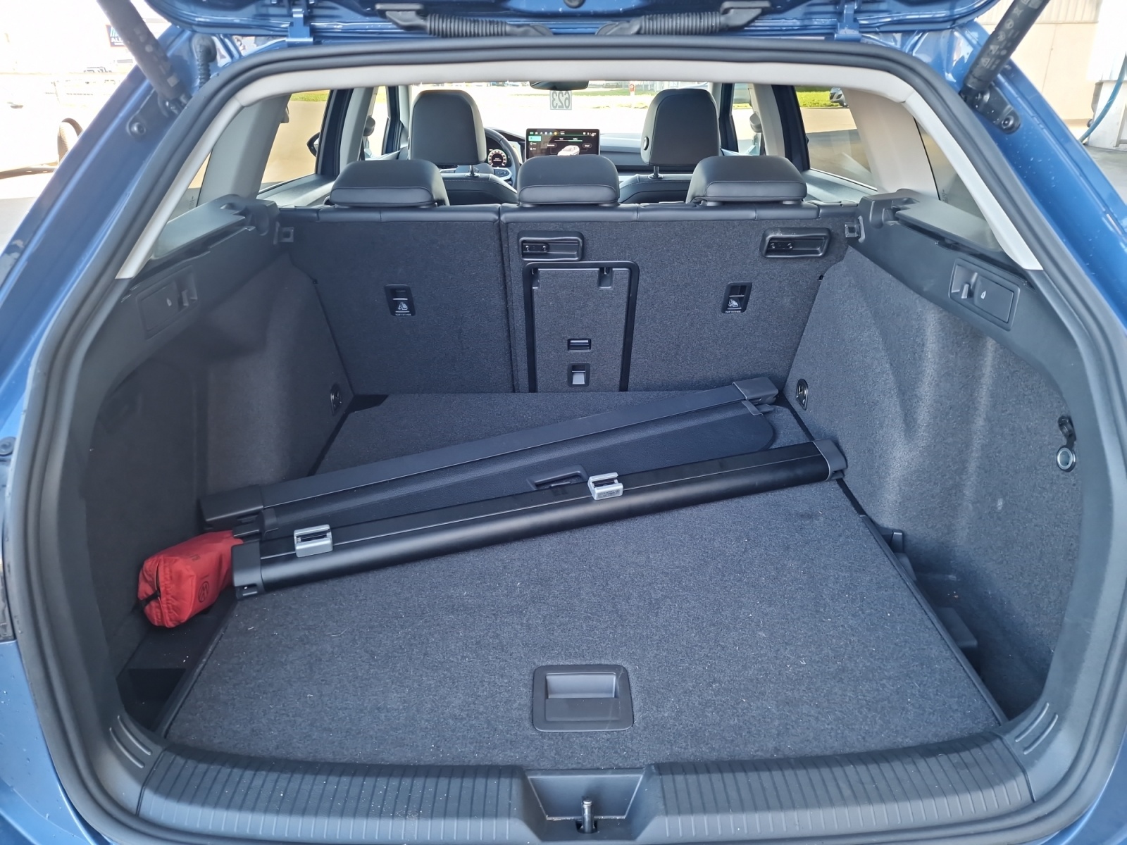 VW Golf Variant 1.5 eTSI mHEV Style DSG Panorama-image-25