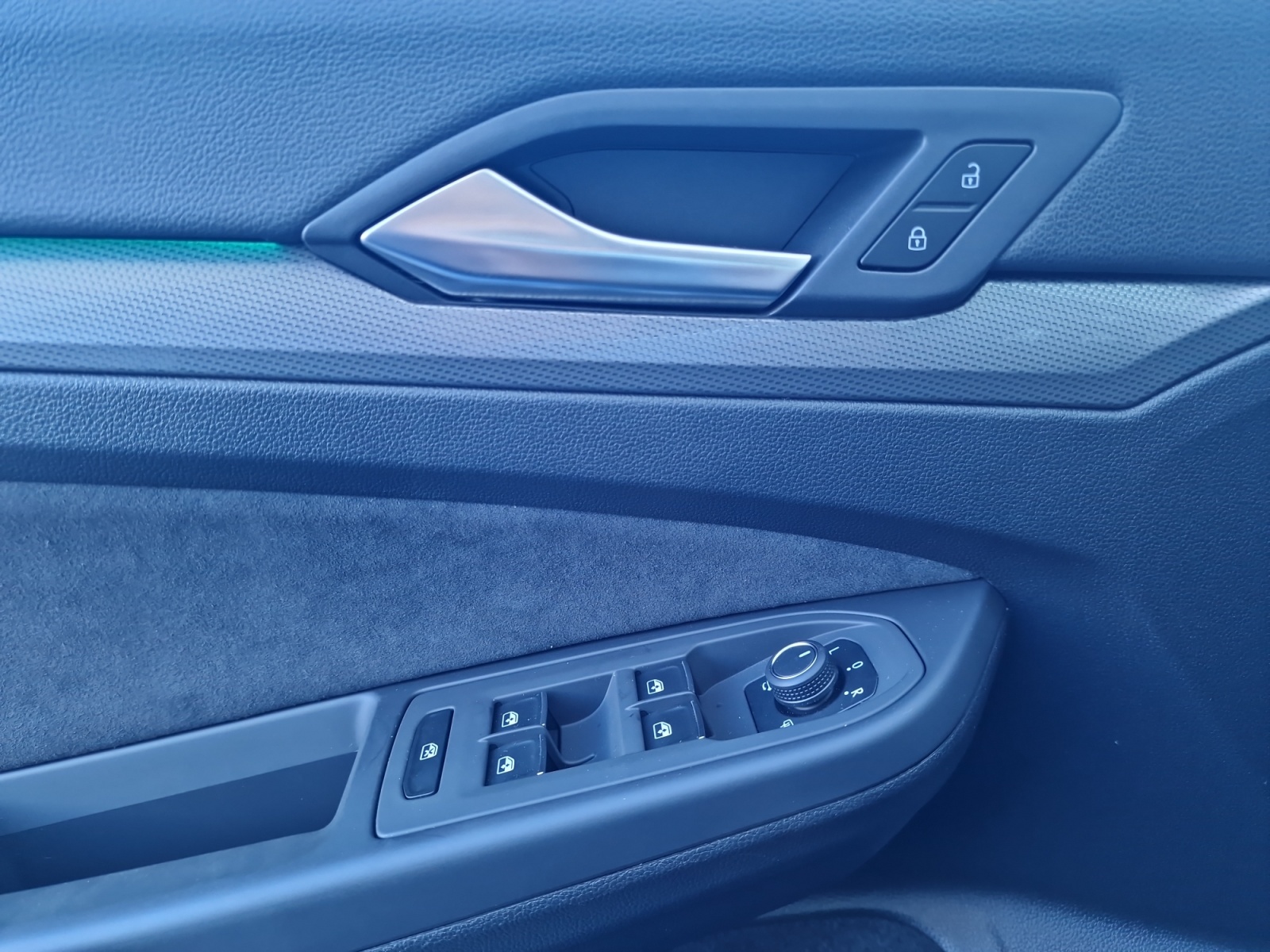 VW Golf Variant 1.5 eTSI mHEV Style DSG Panorama-image-14
