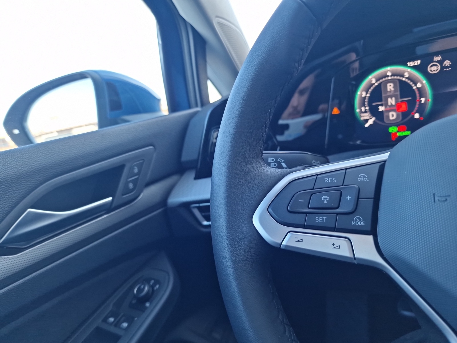 VW Golf Variant 1.5 eTSI mHEV Style DSG Panorama-image-16