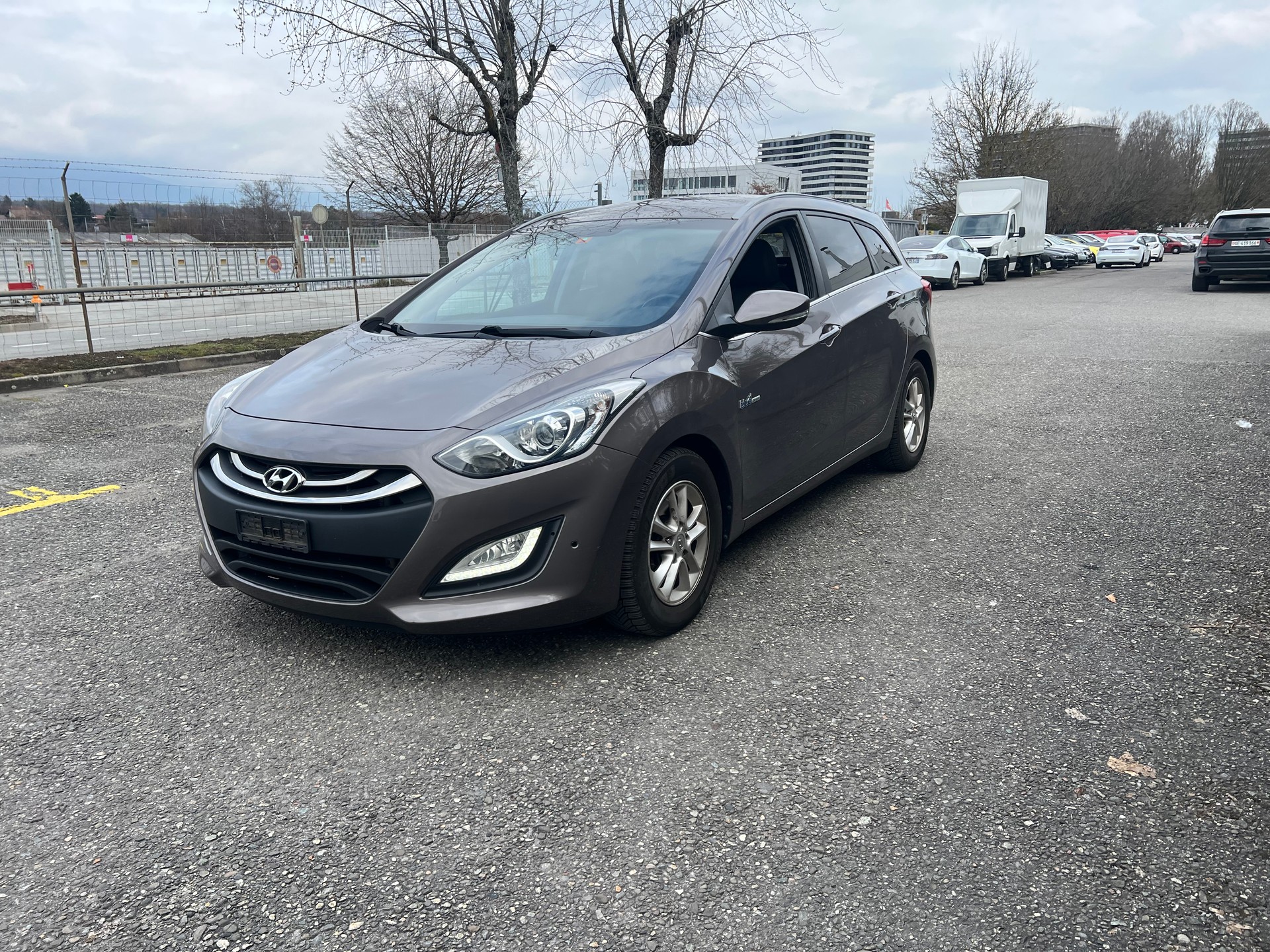 HYUNDAI i30 1.6 CRDI Vertex-image-0
