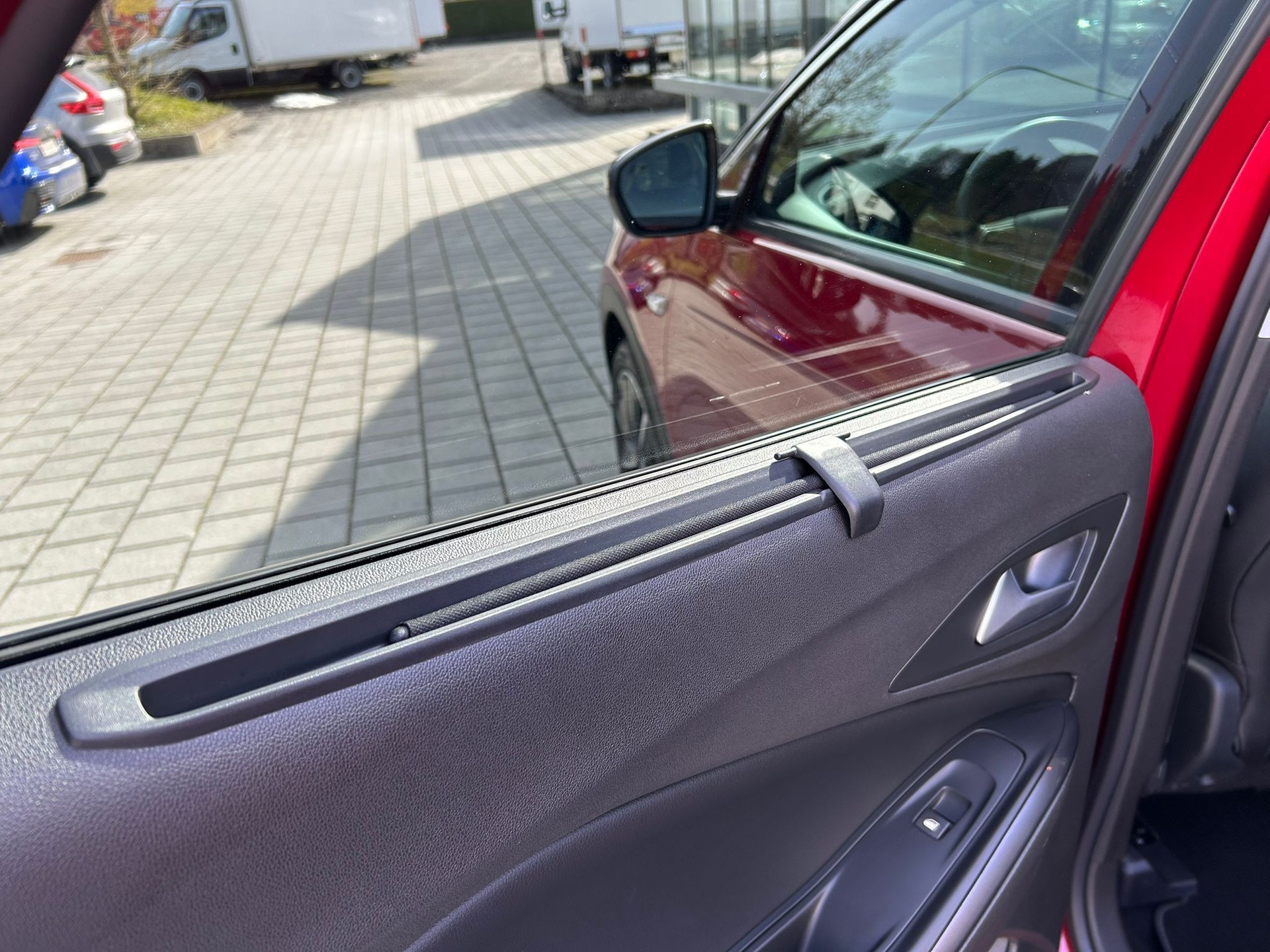 OPEL Grandland X 1.6 Hybrid4 Excellence Automatik-image-13