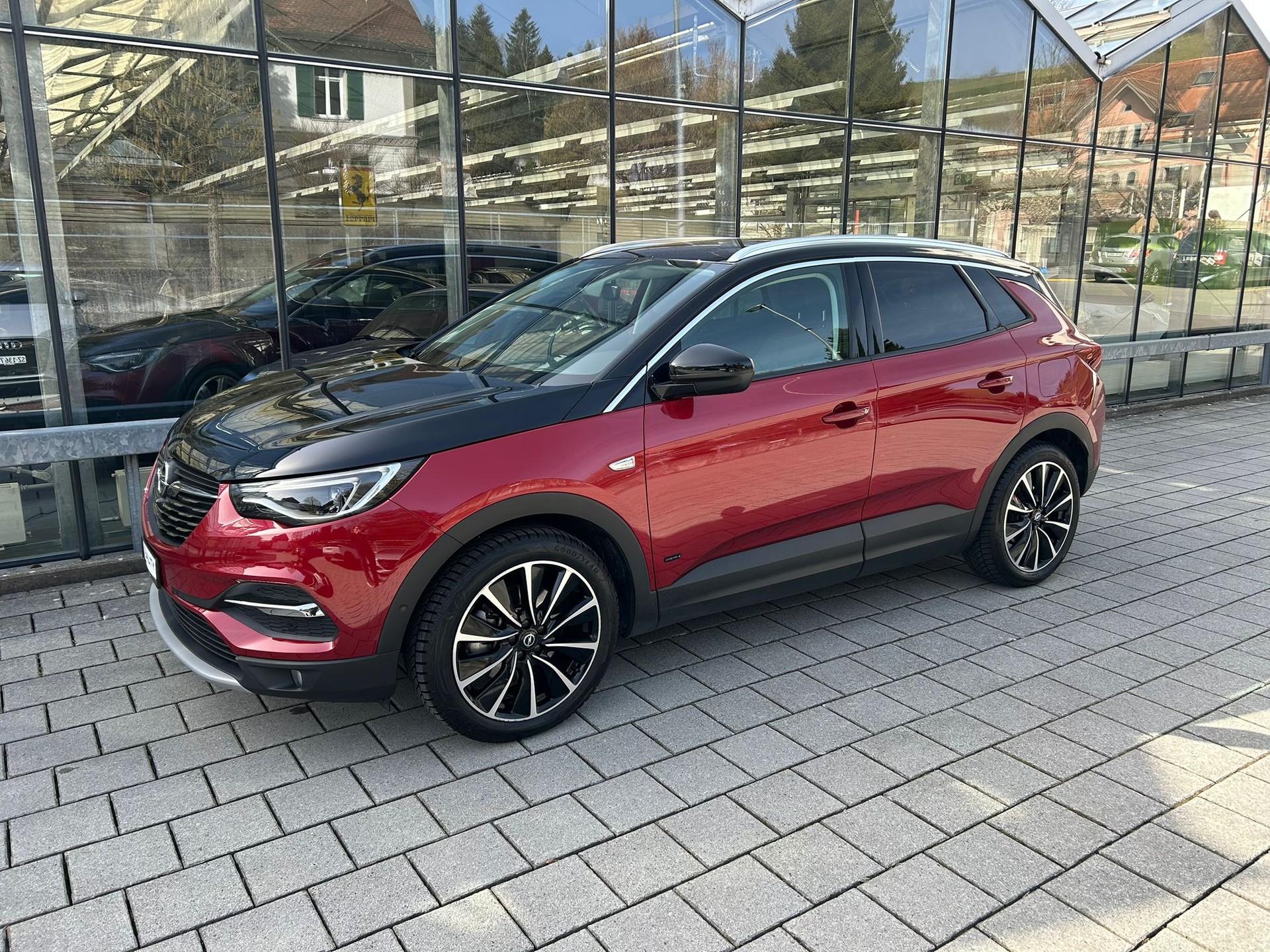 OPEL Grandland X 1.6 Hybrid4 Excellence Automatik-image-1