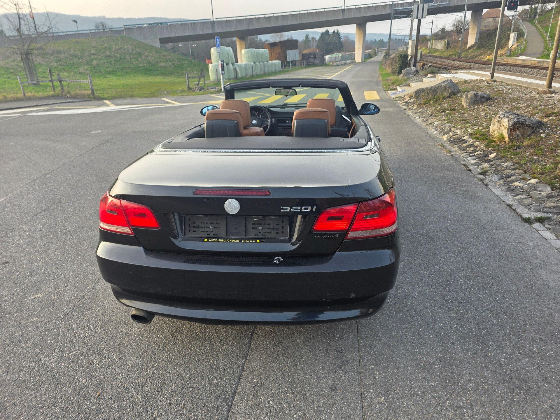BMW 320Ci Cabriolet-image-10