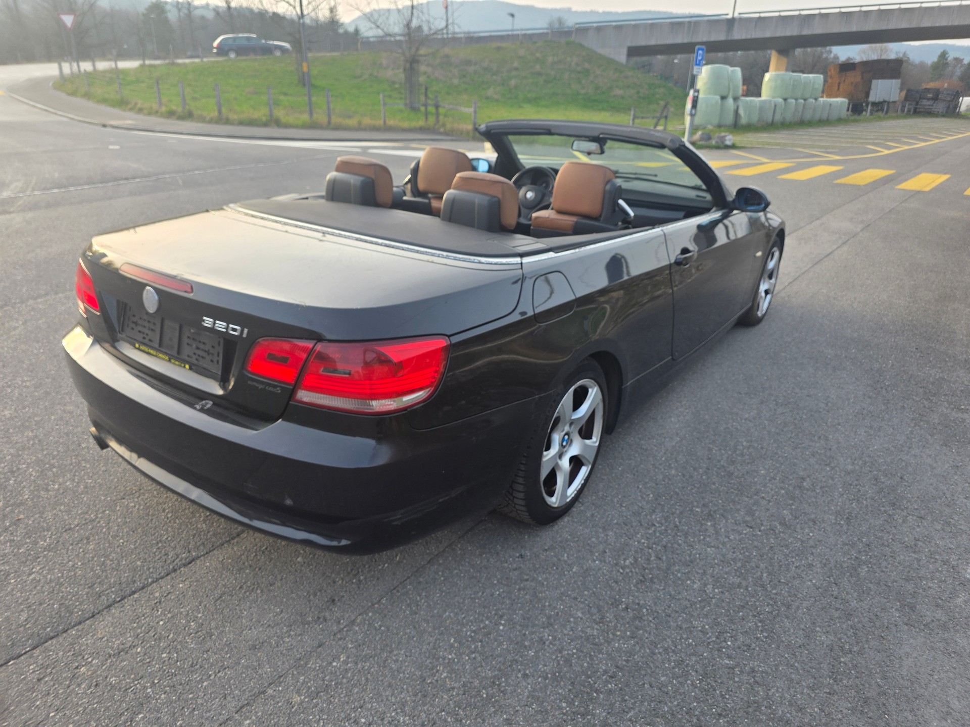 BMW 320Ci Cabriolet-image-9