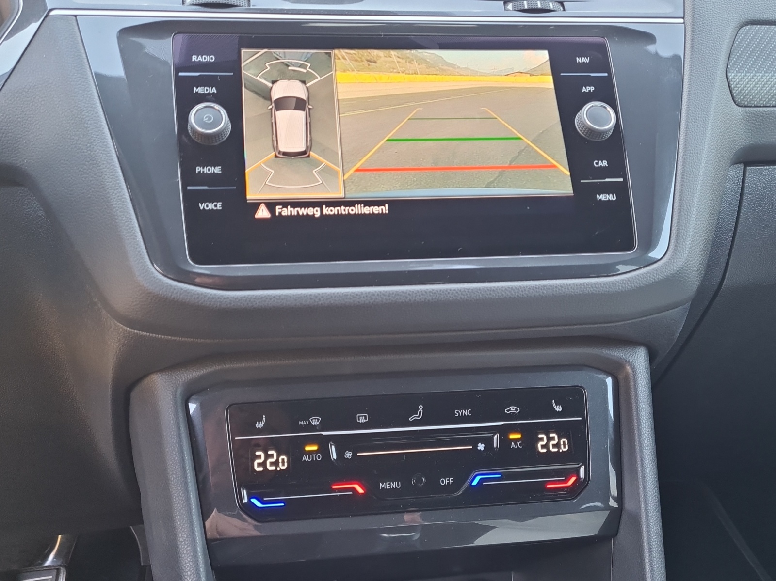 VW Tiguan Allspace 2.0TSI R-Line 4Motion DSG-image-10