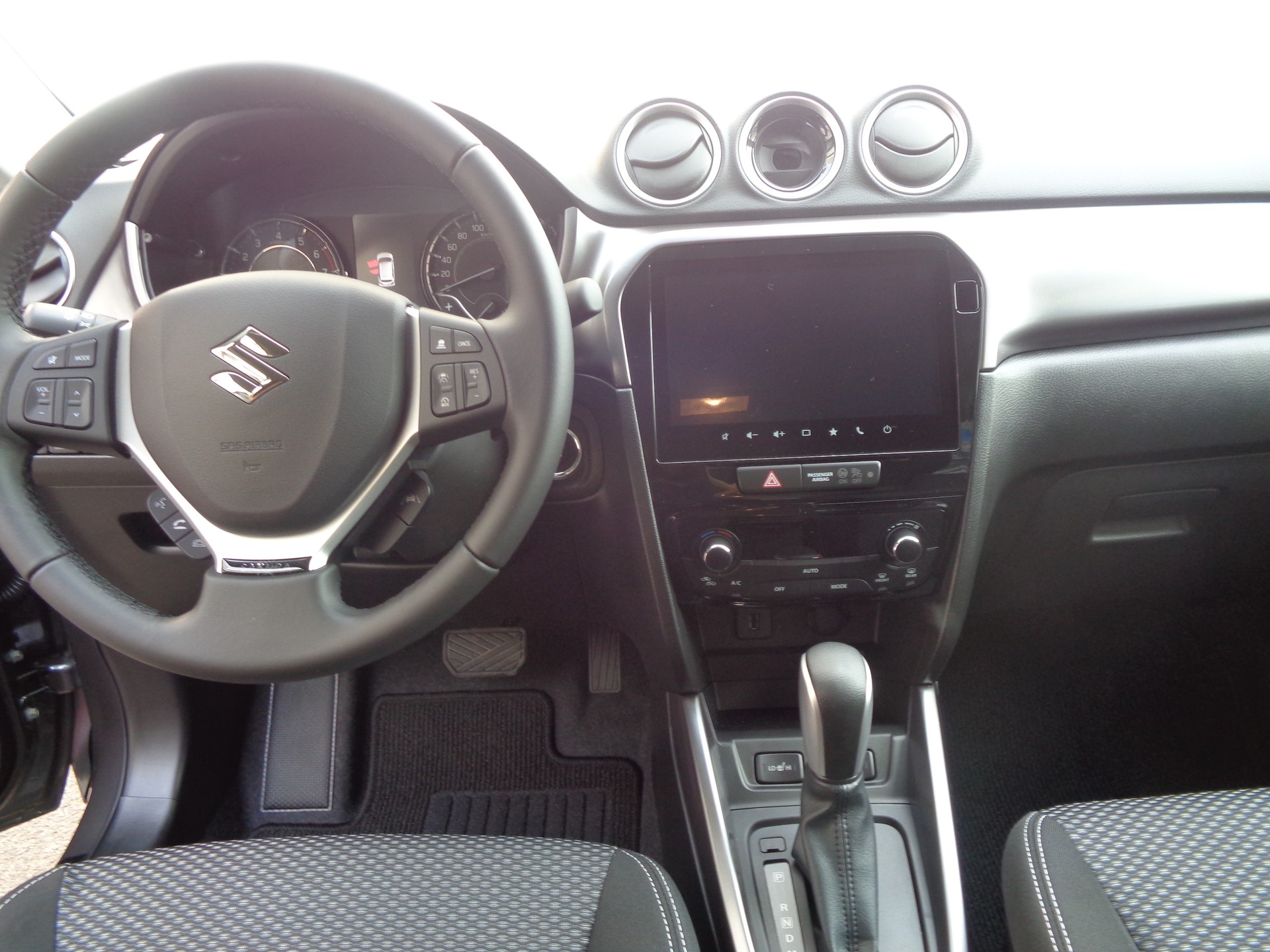 SUZUKI Vitara 1.4 Boosterjet Sakura 4x4 Hybrid Automatic-image-13