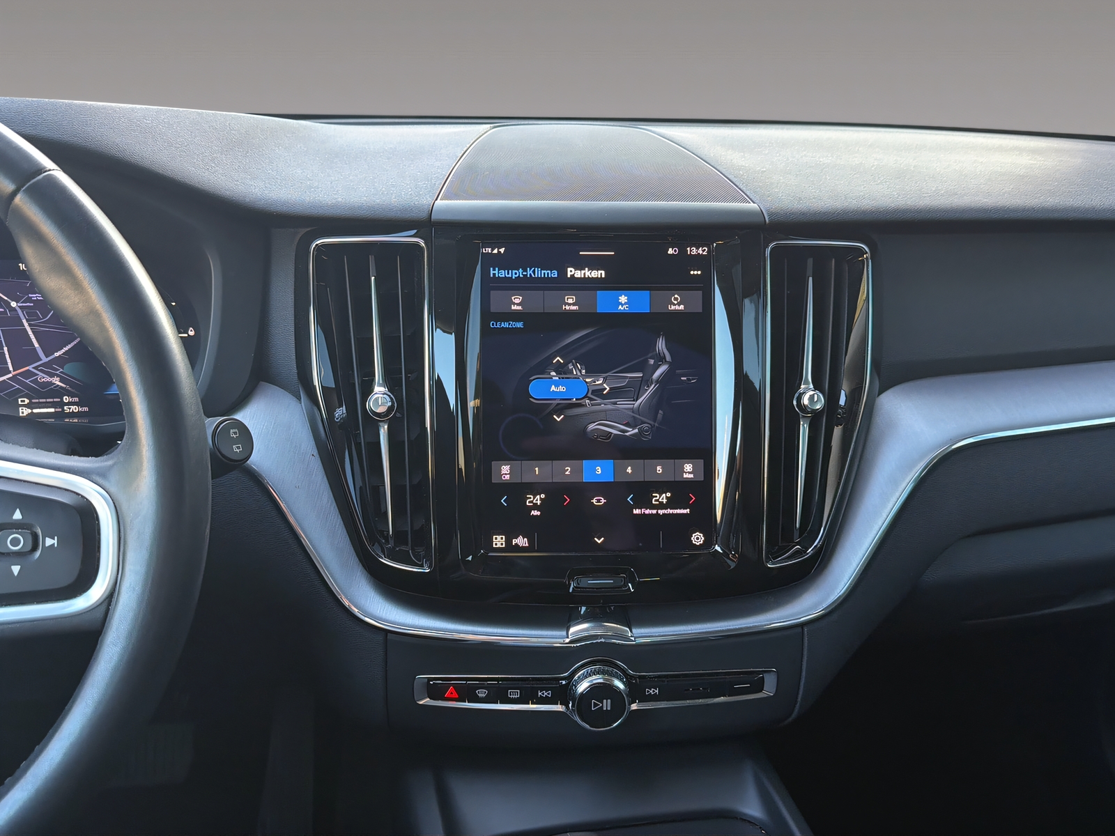 VOLVO XC60 2.0 T6 TE Inscription Expression eAWD-image-17