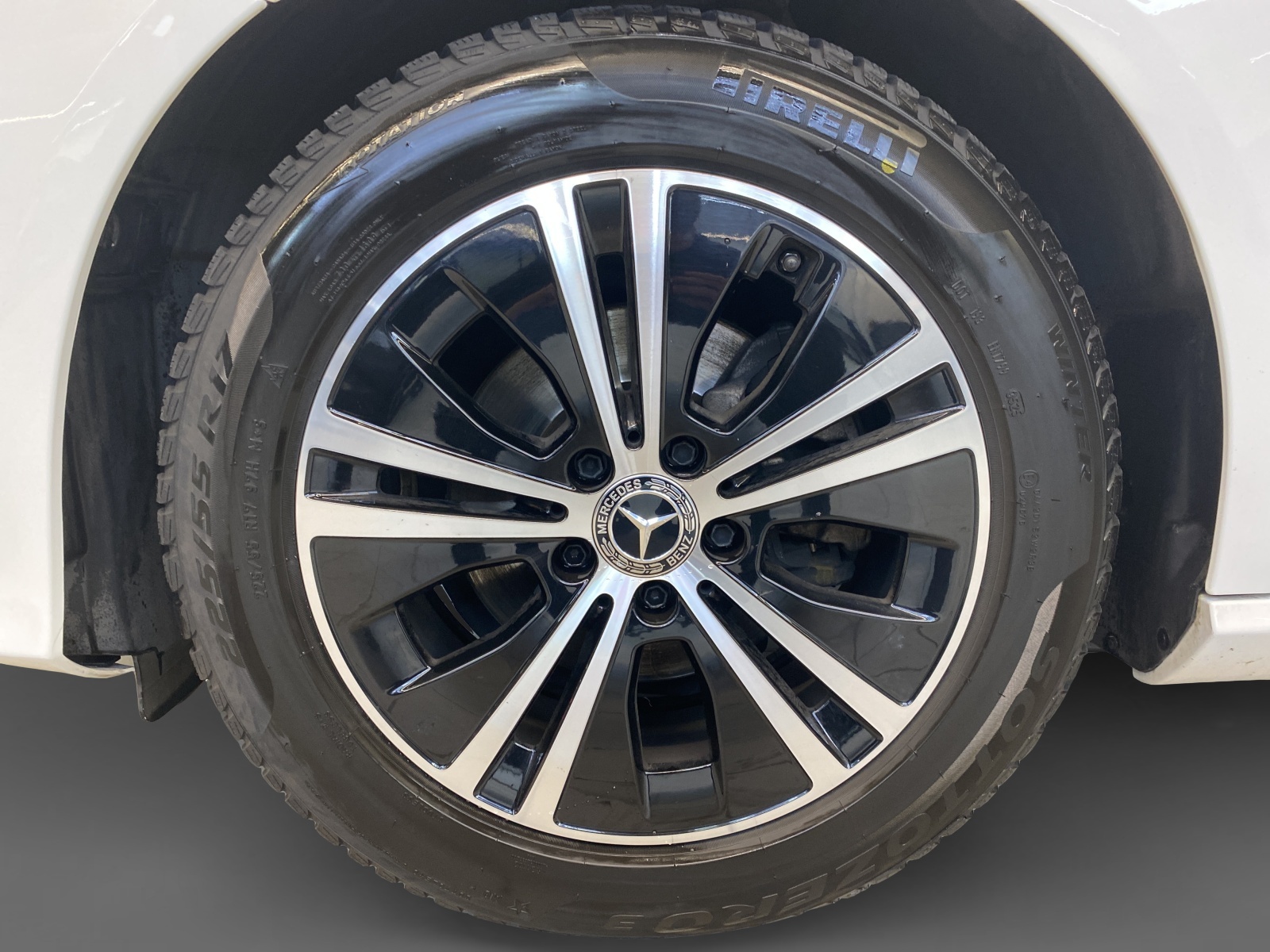 MERCEDES-BENZ E 220 d Avantgarde-image-5