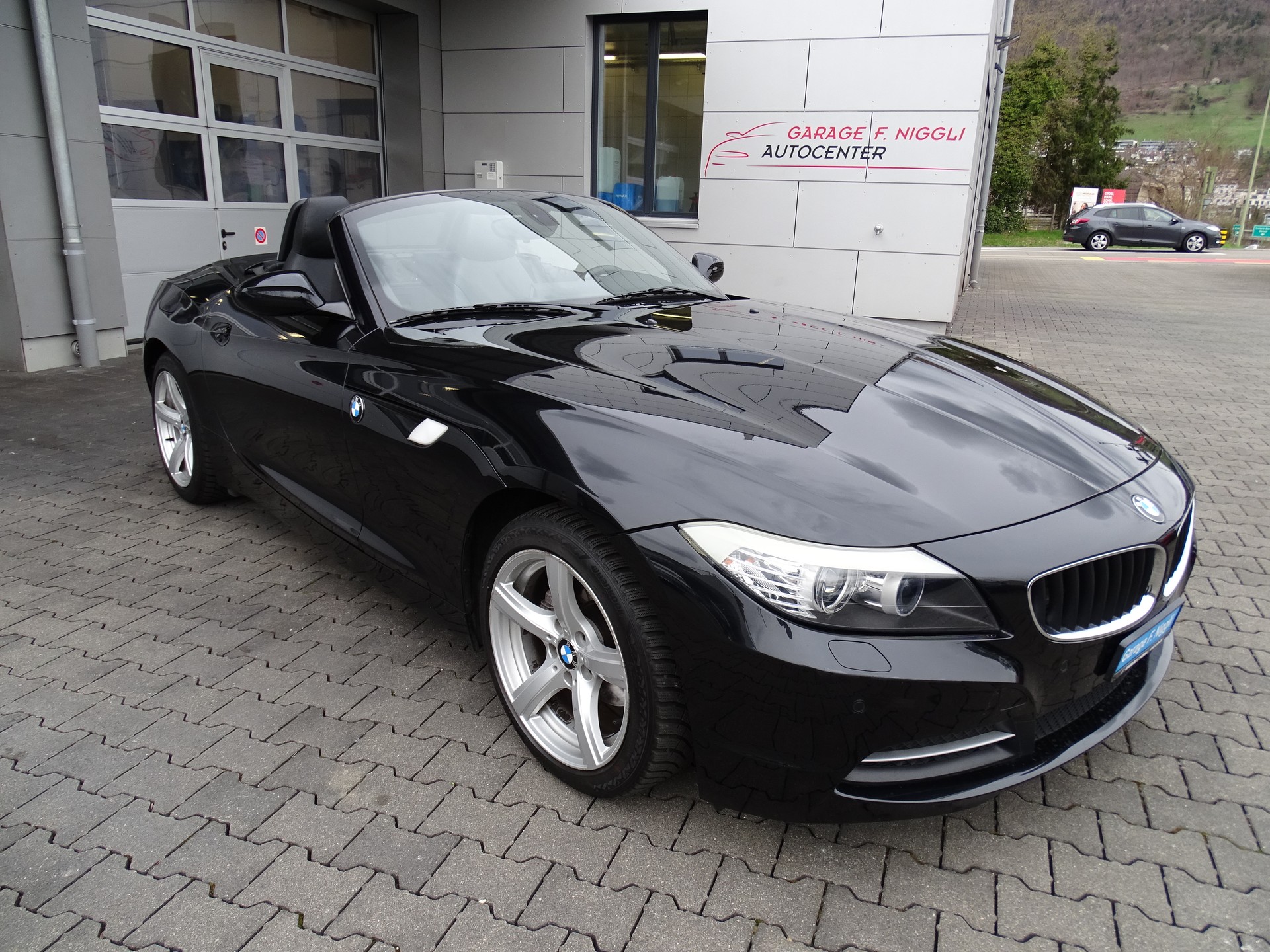 BMW Z4 sDrive20i Steptronic-image-18